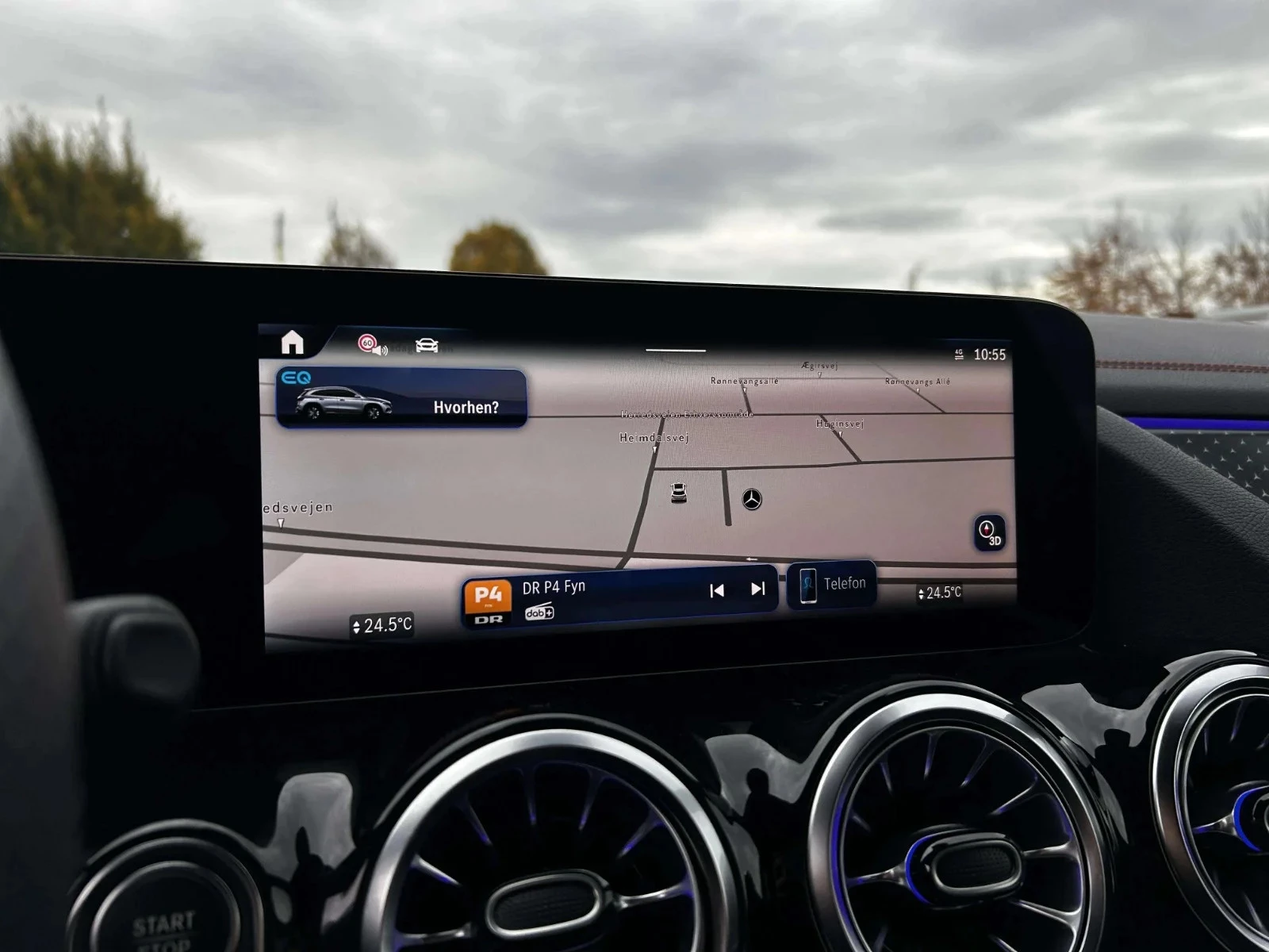 Mercedes-Benz-EQA-image-17