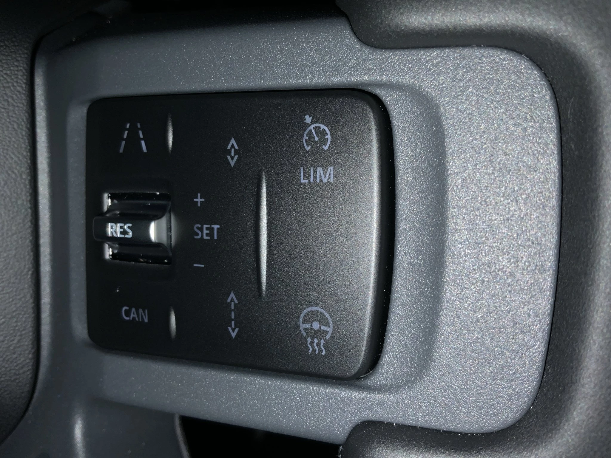 Land Rover Defender 90 X-Dynamic SE D250