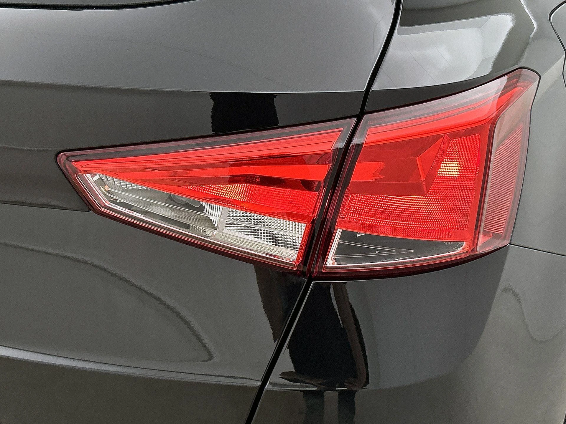 SEAT-Arona-image-14