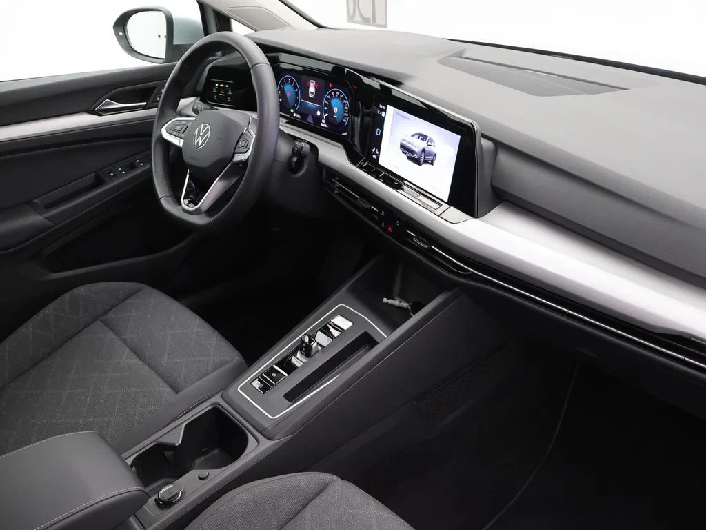 Volkswagen-Golf-image-2