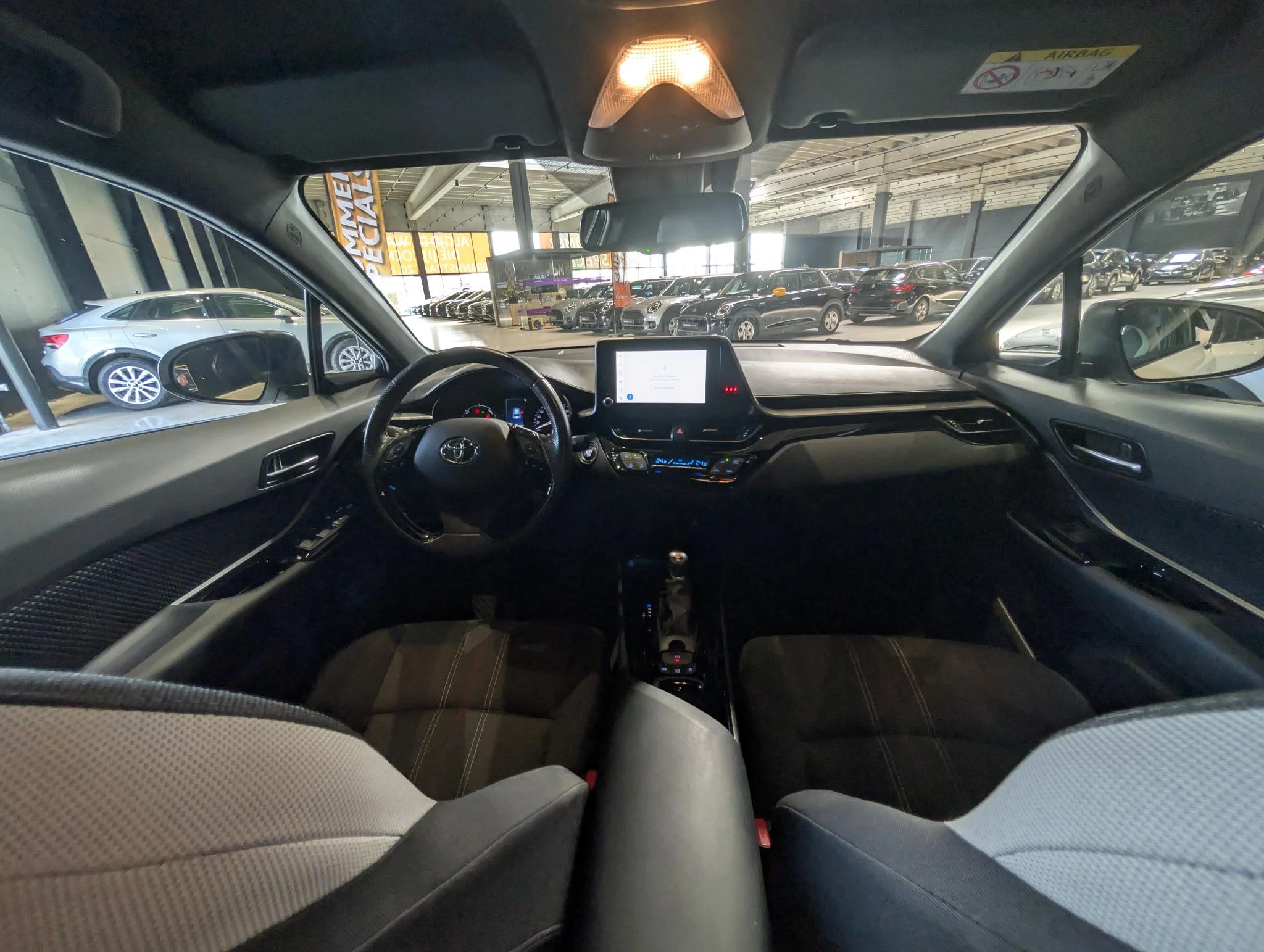 Toyota-C-HR-image-10