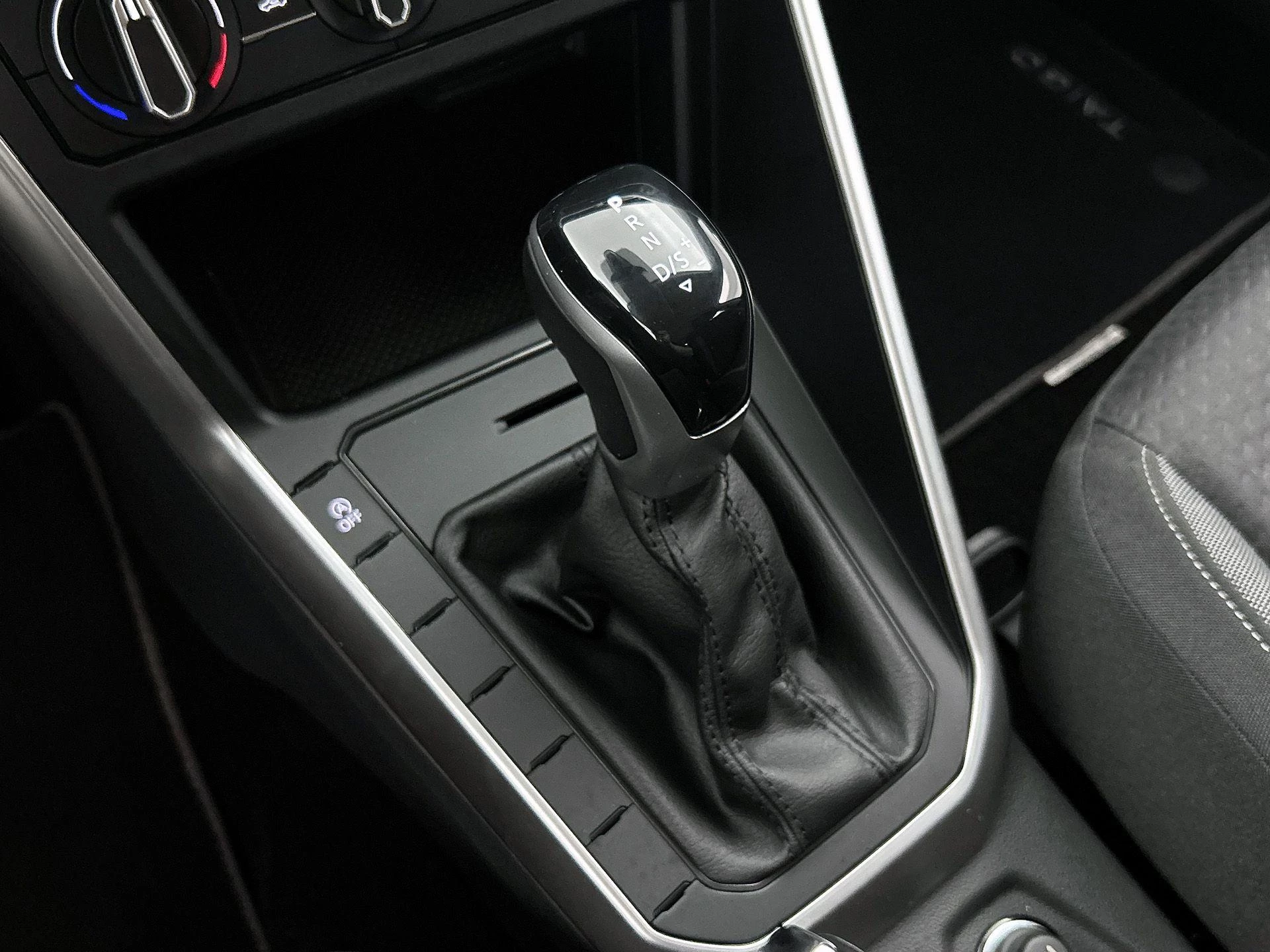 Volkswagen-Taigo-image-11