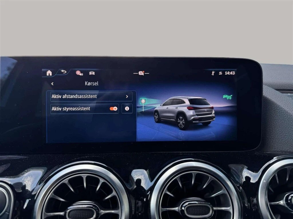 Mercedes-Benz-EQA-image-16