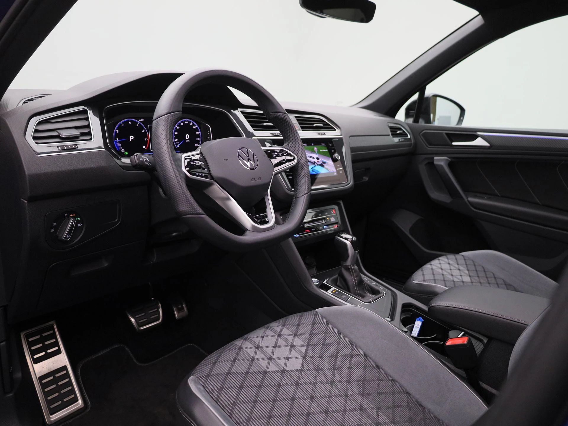 Volkswagen-Tiguan-image-32