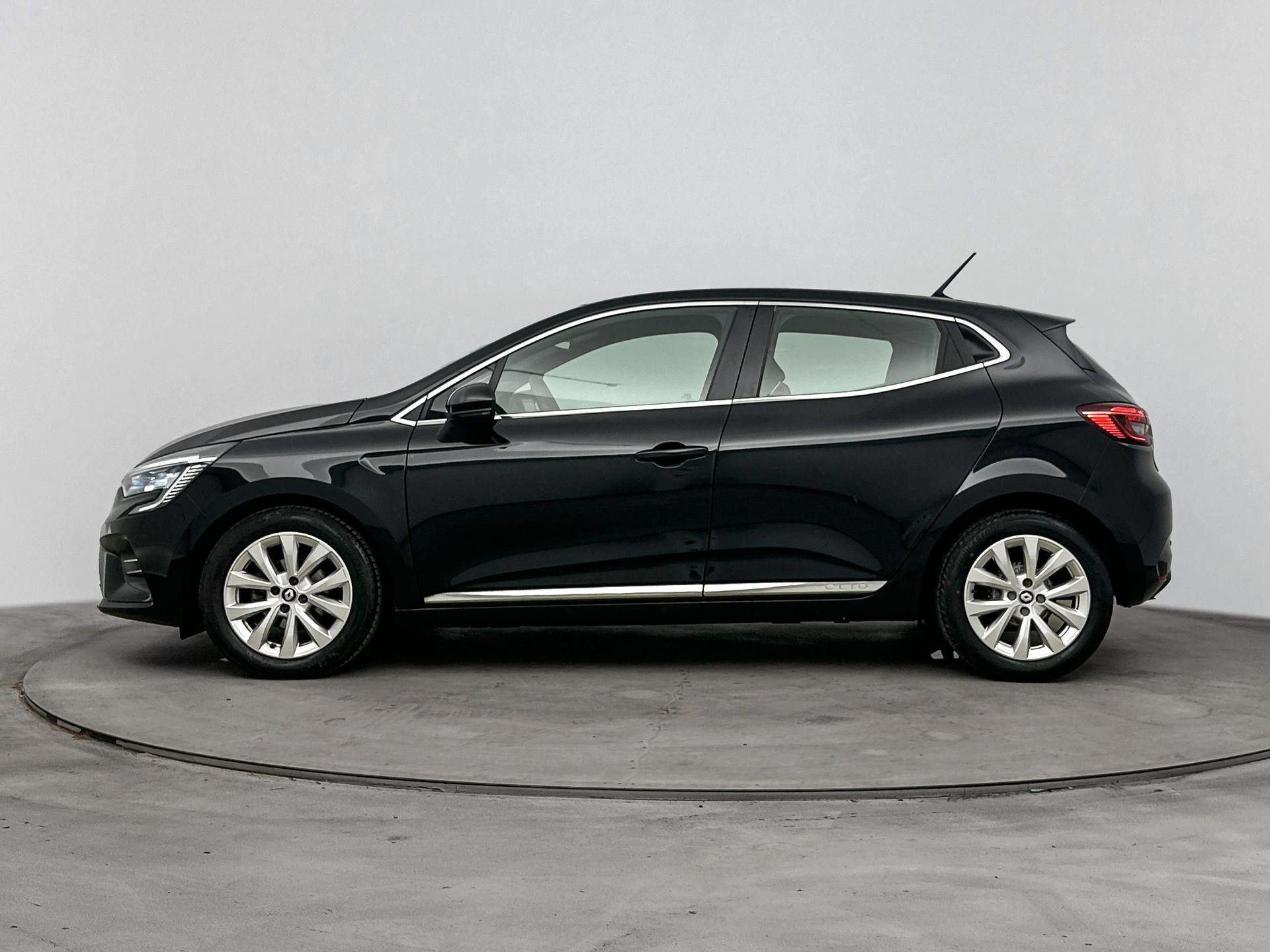 Renault-Clio-image-1
