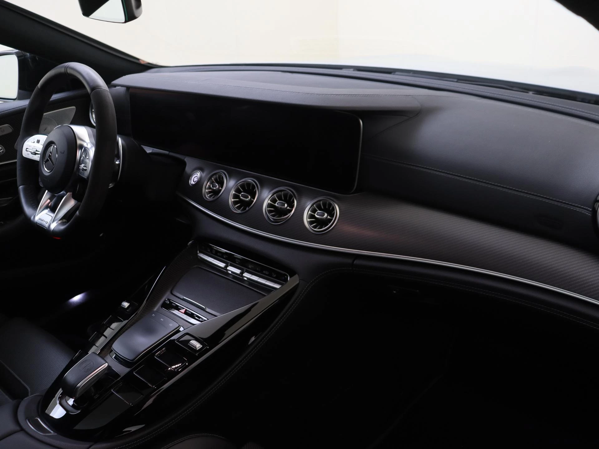 Mercedes-AMG-GT-image-2