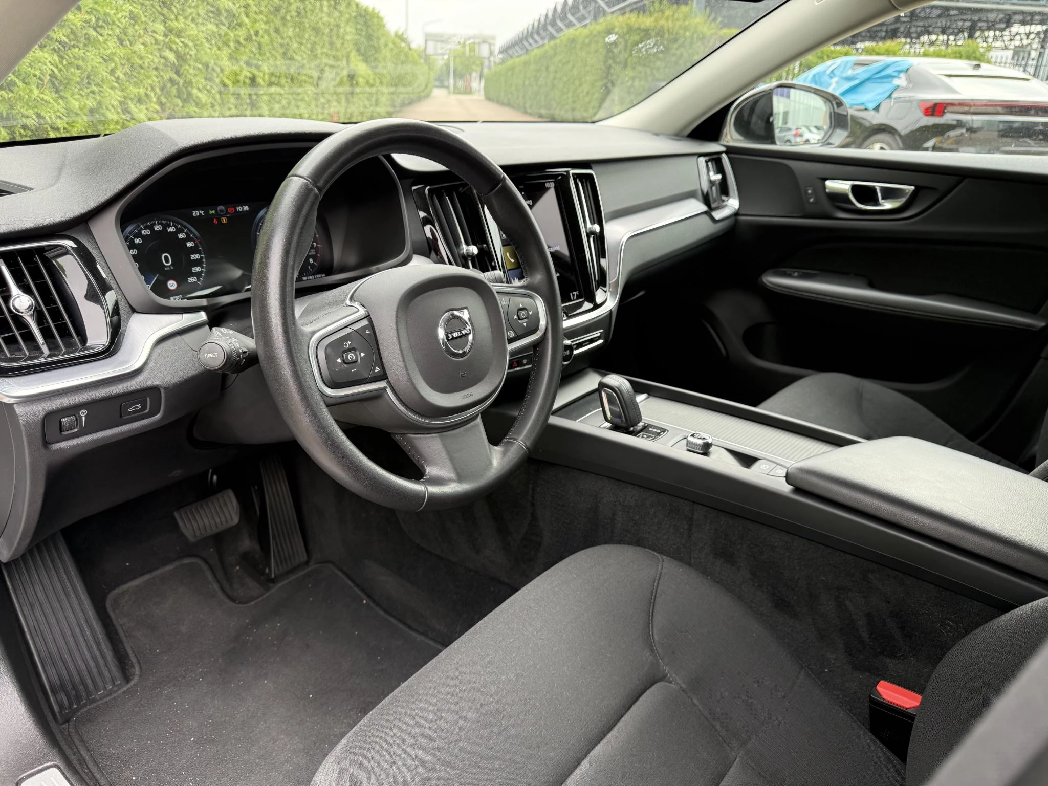Volvo V60 B3 Momentum Advantage