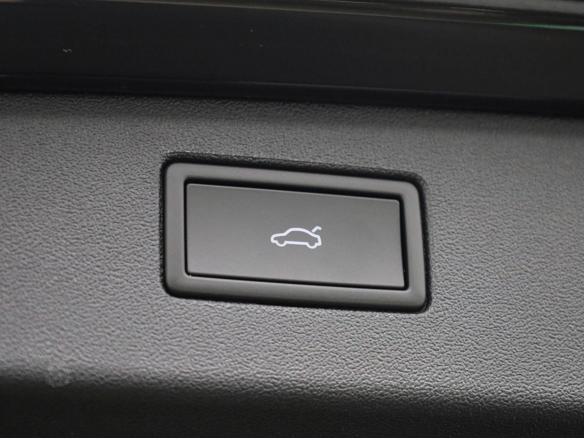 Volkswagen-Tiguan-image-14