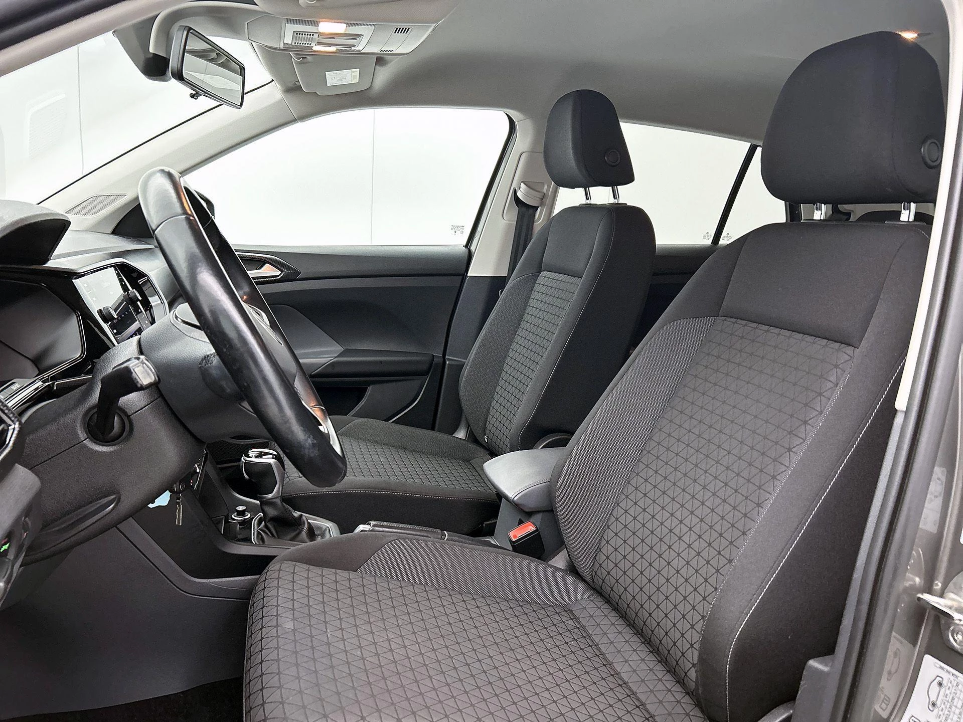 Volkswagen-T-Cross-image-31