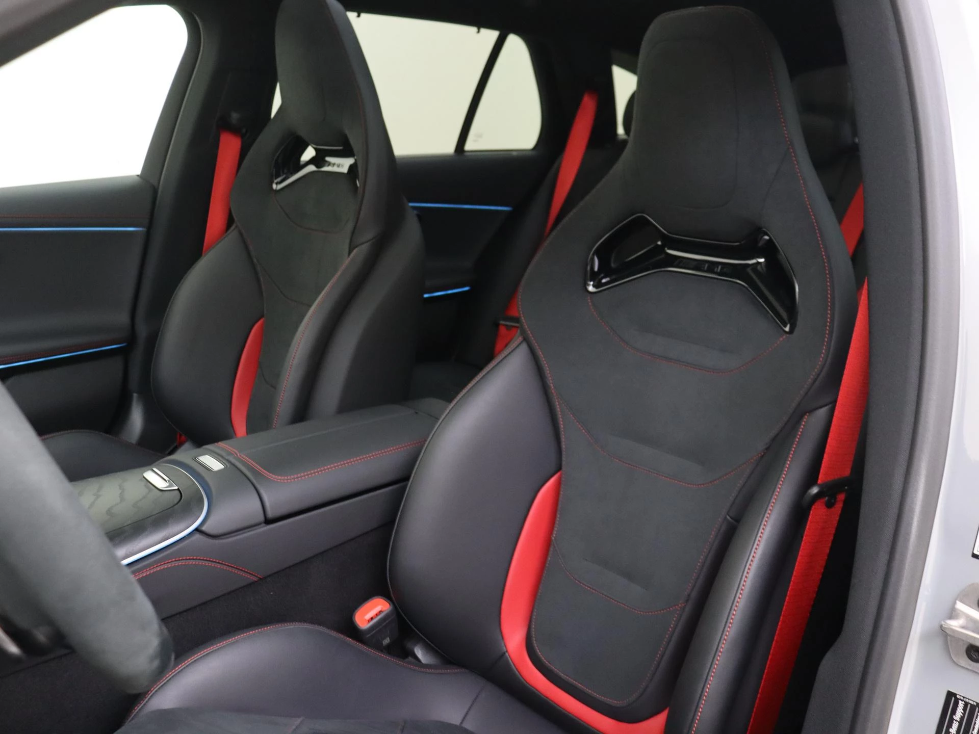 Mercedes-Benz-E-Klasse-image-18