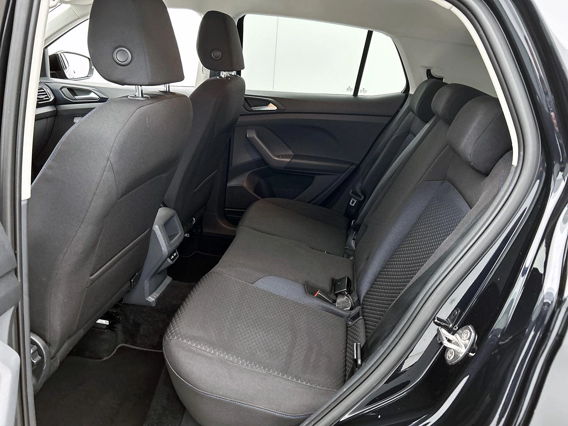 Volkswagen-T-Cross-image-26