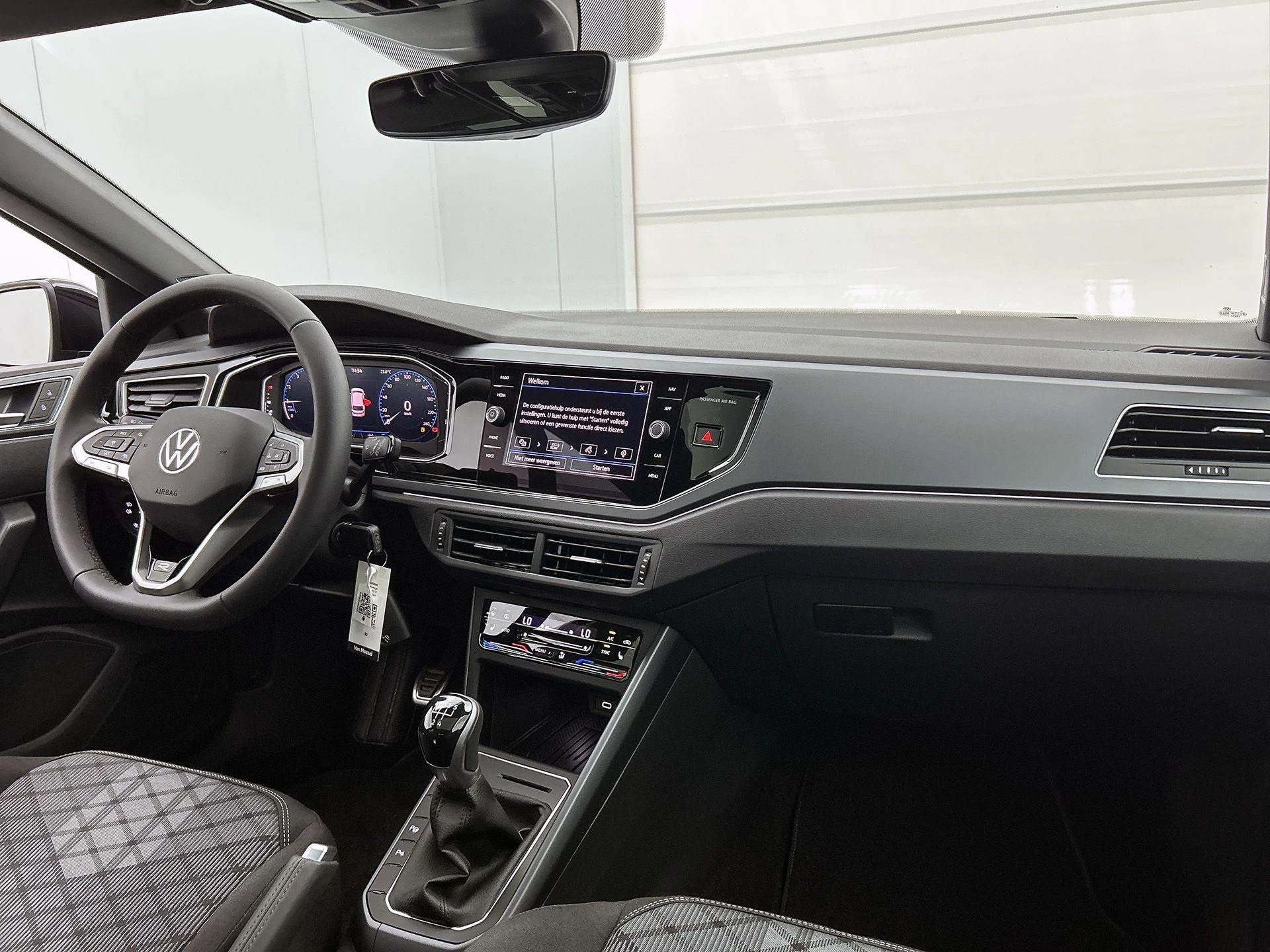 Volkswagen-Polo-image-6