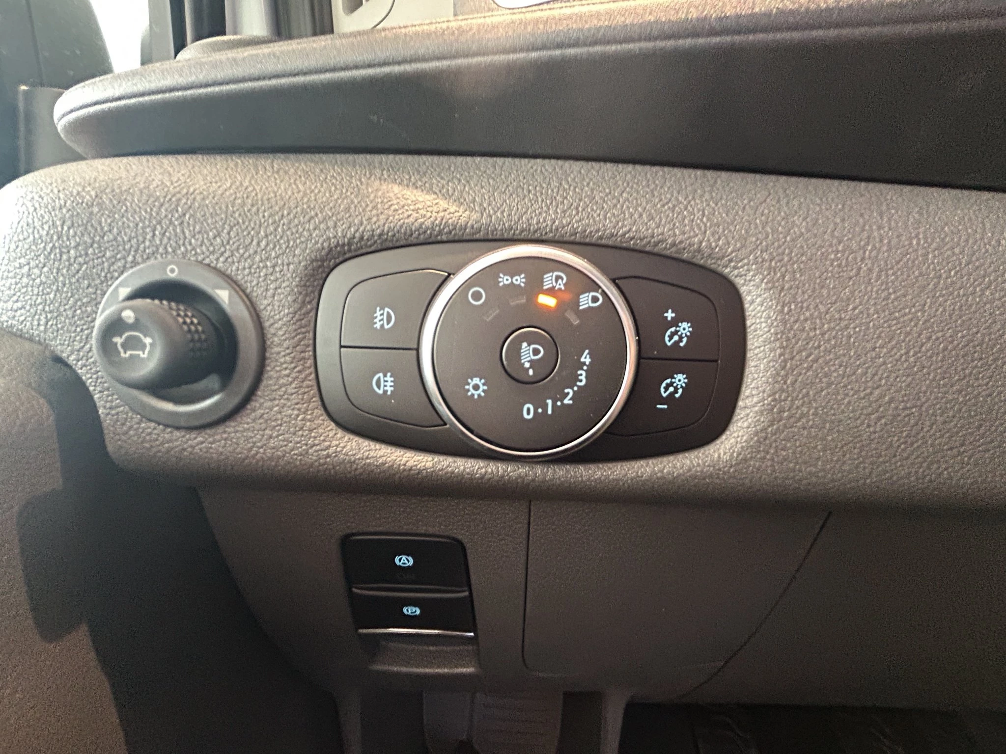 Ford-Transit-image-18