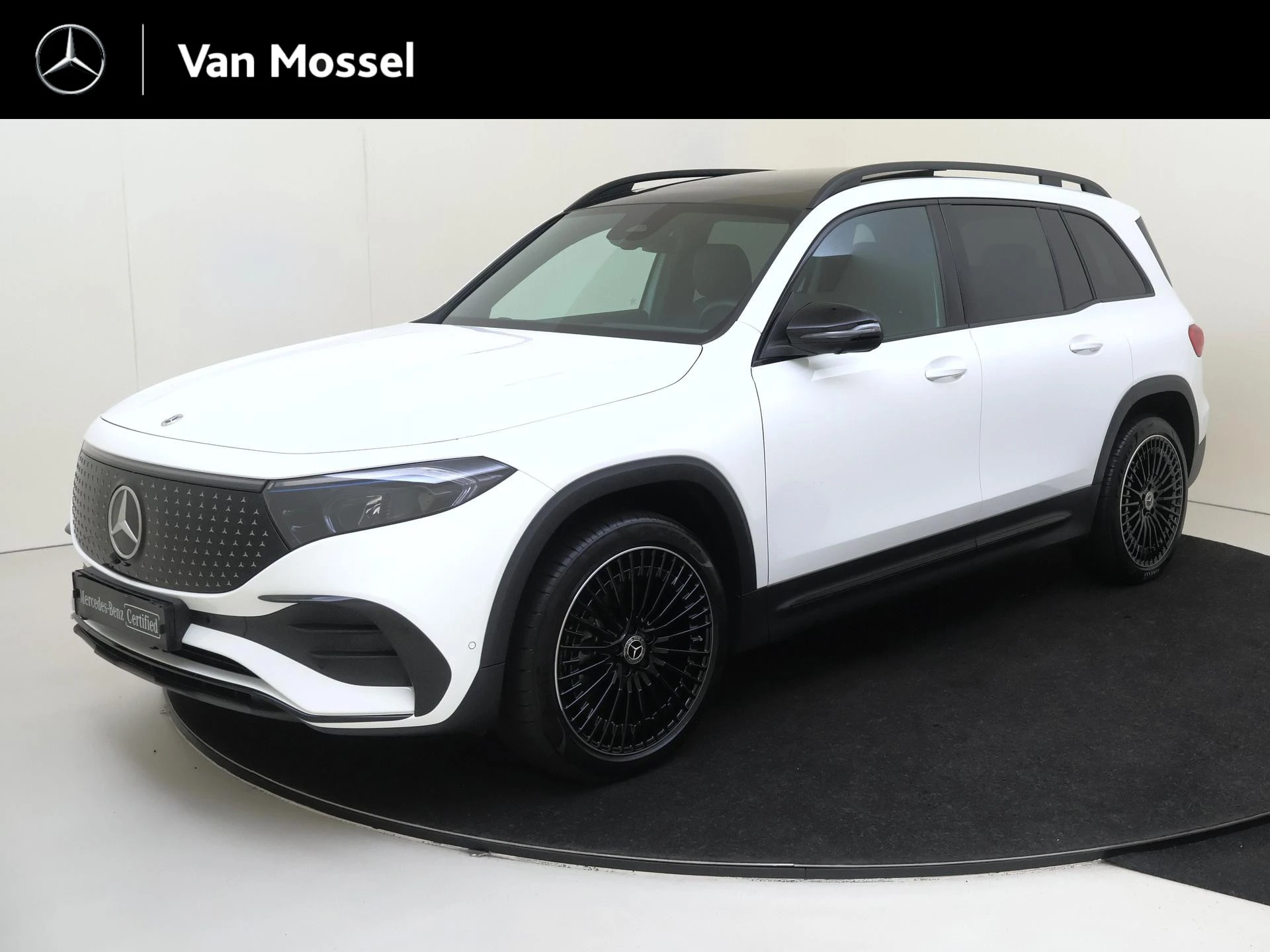 Mercedes-Benz-EQB-image-0