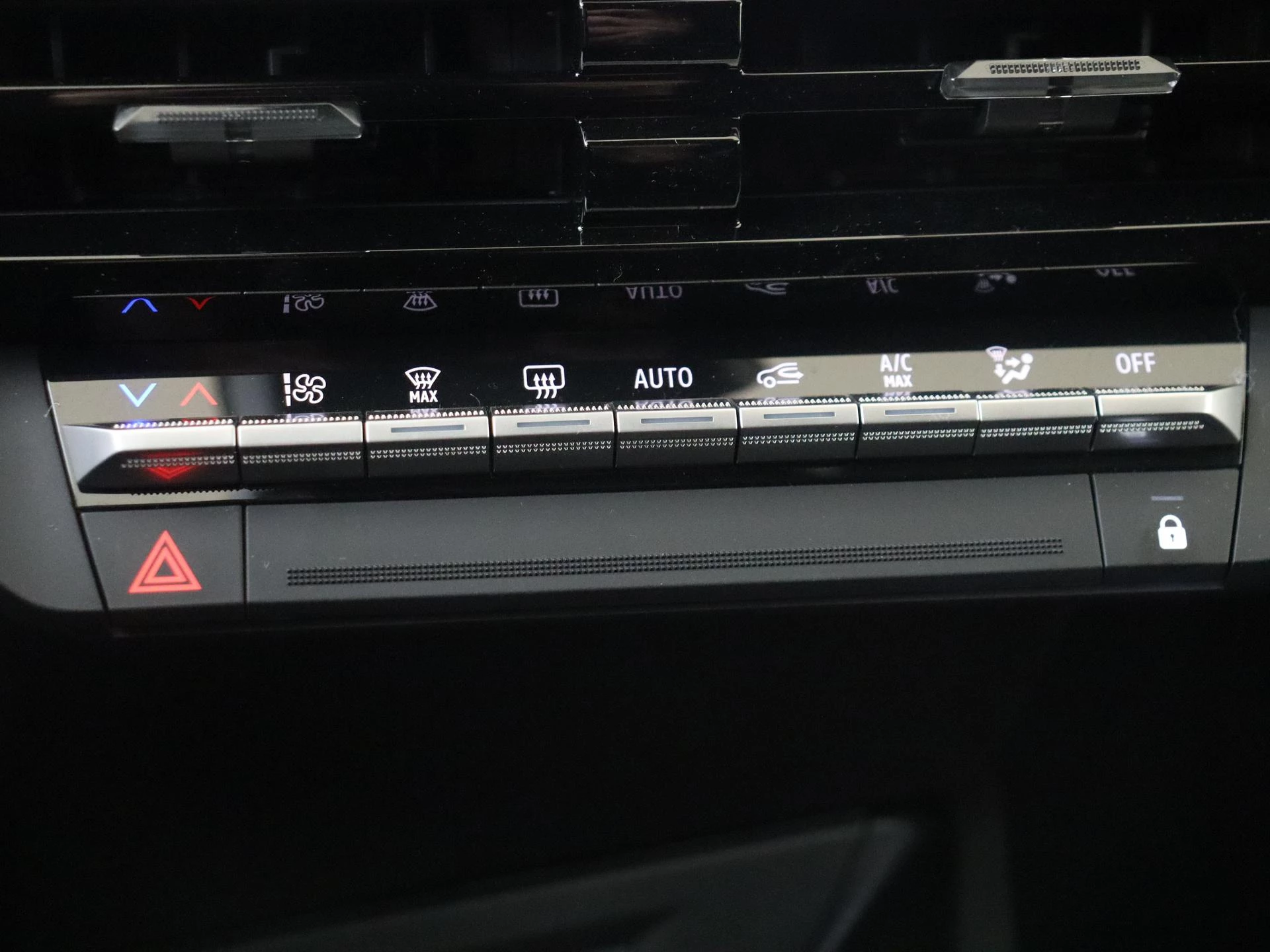 Renault-Clio-image-23