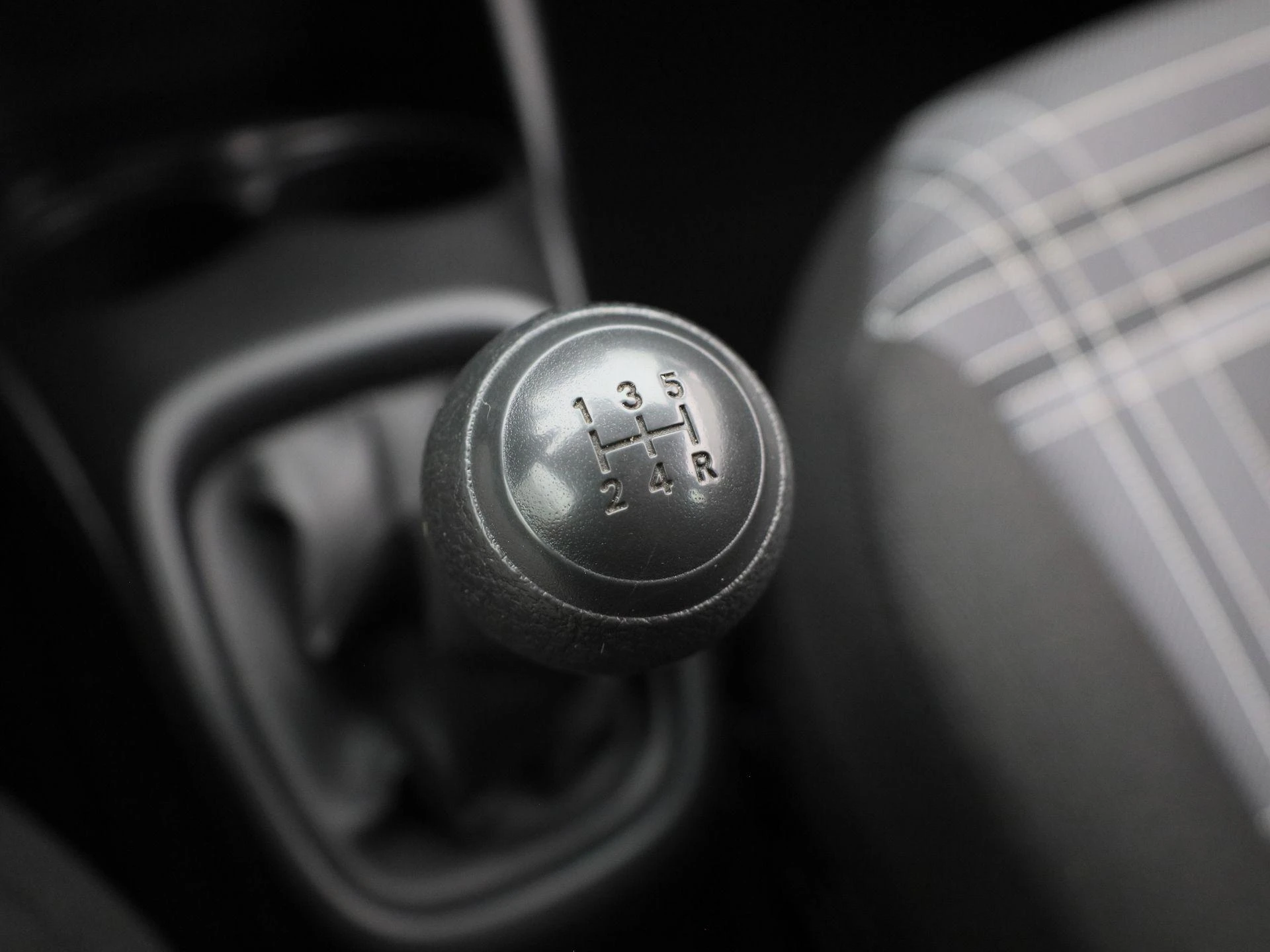 Peugeot-108-image-23