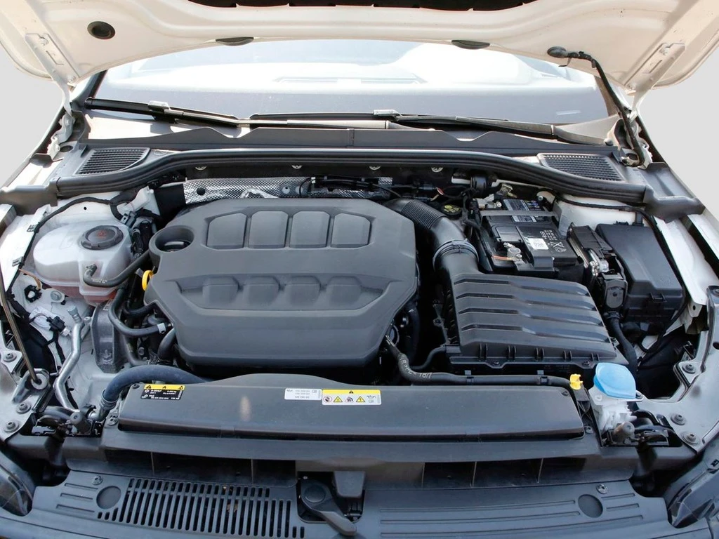 Volkswagen-Golf-image-6