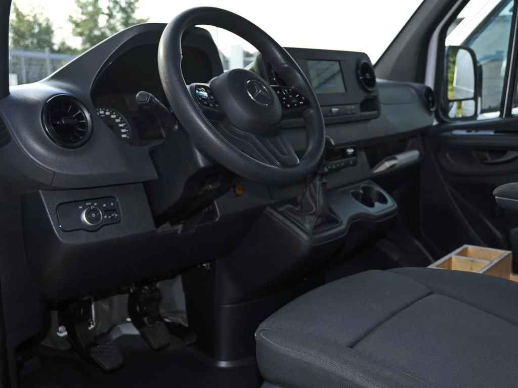 Mercedes-Benz-Sprinter 317-image-7