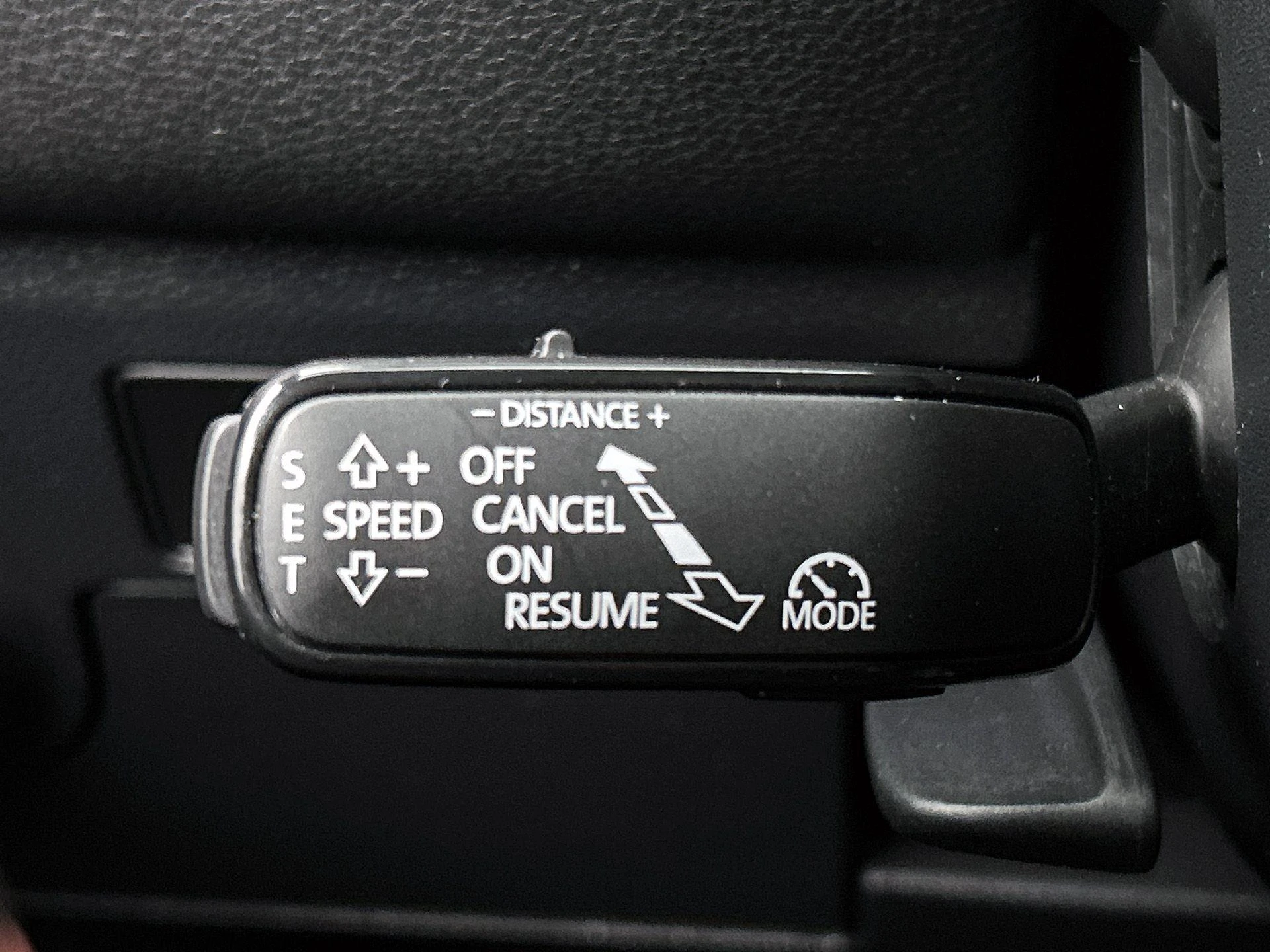 SEAT-Arona-image-4