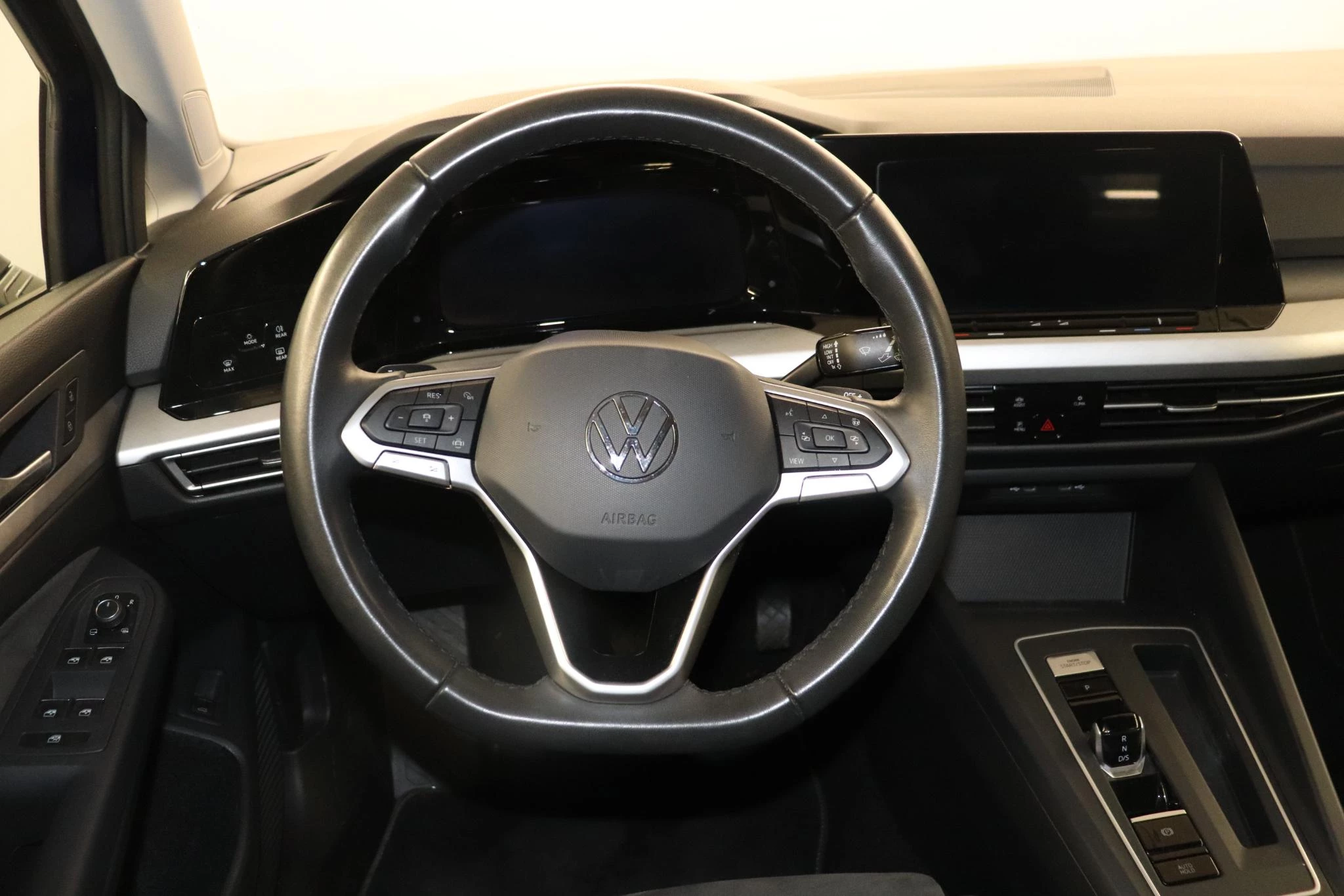 Volkswagen-Golf-image-5