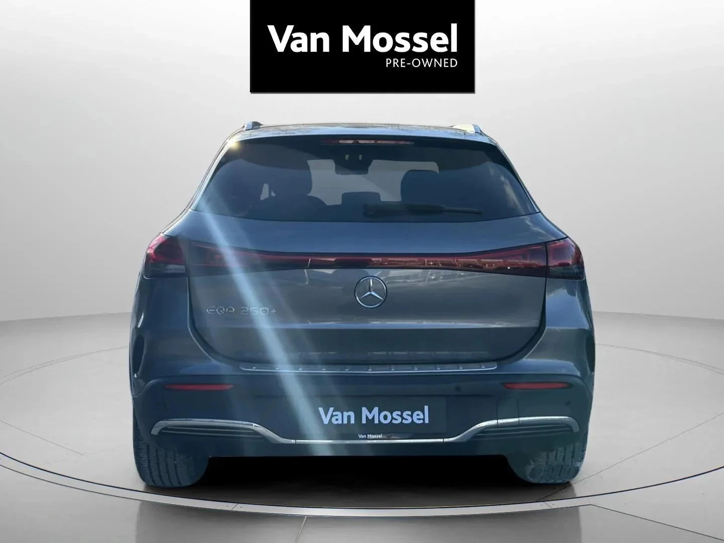 Mercedes-Benz-EQA-image-5