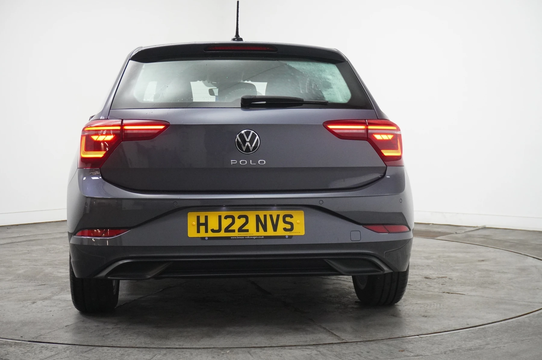 Volkswagen-Polo-image-15