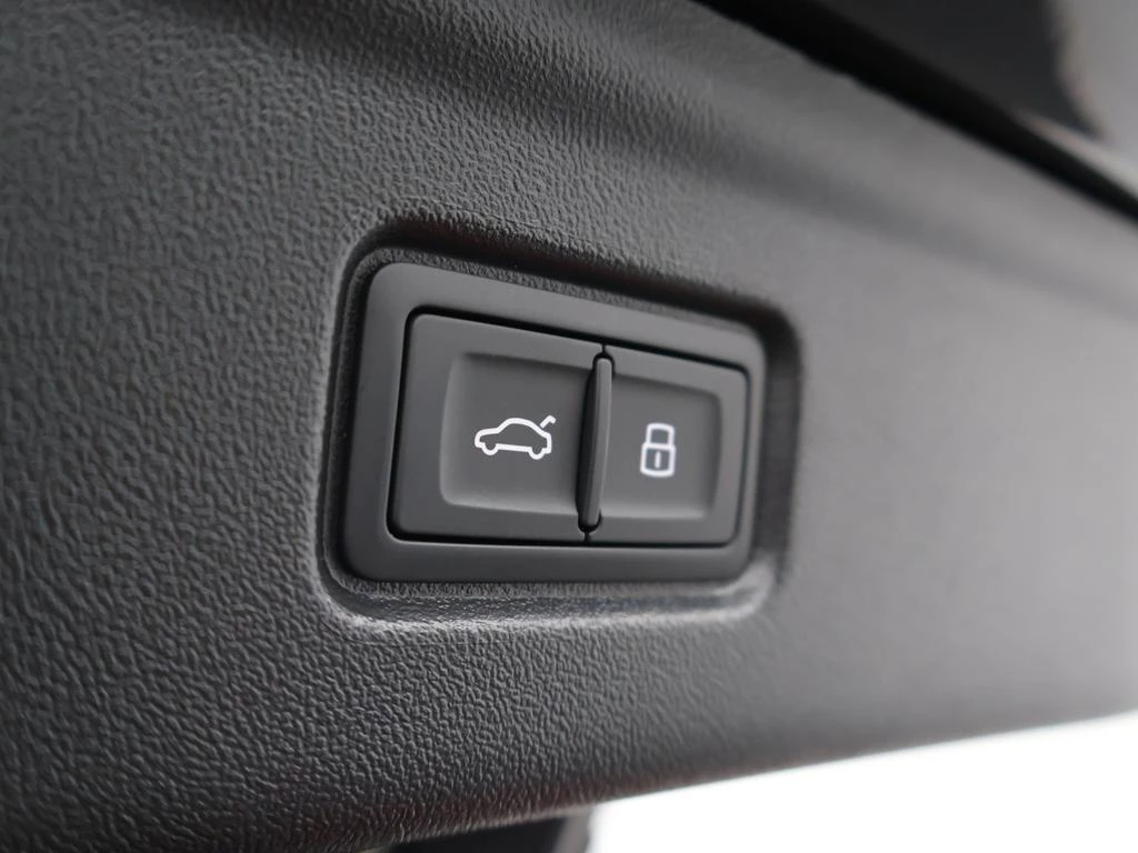Audi-A6 Sportback e-tron-image-14