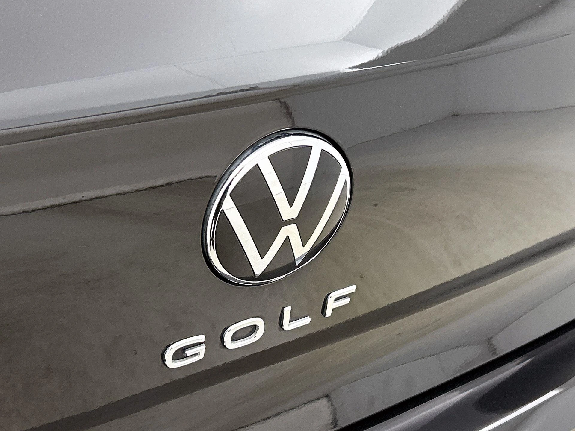 Volkswagen-Golf-image-21