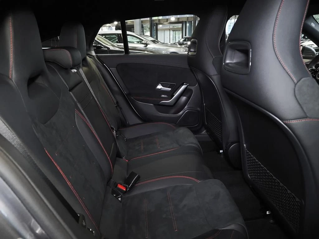 Mercedes-Benz-CLA 200-image-14