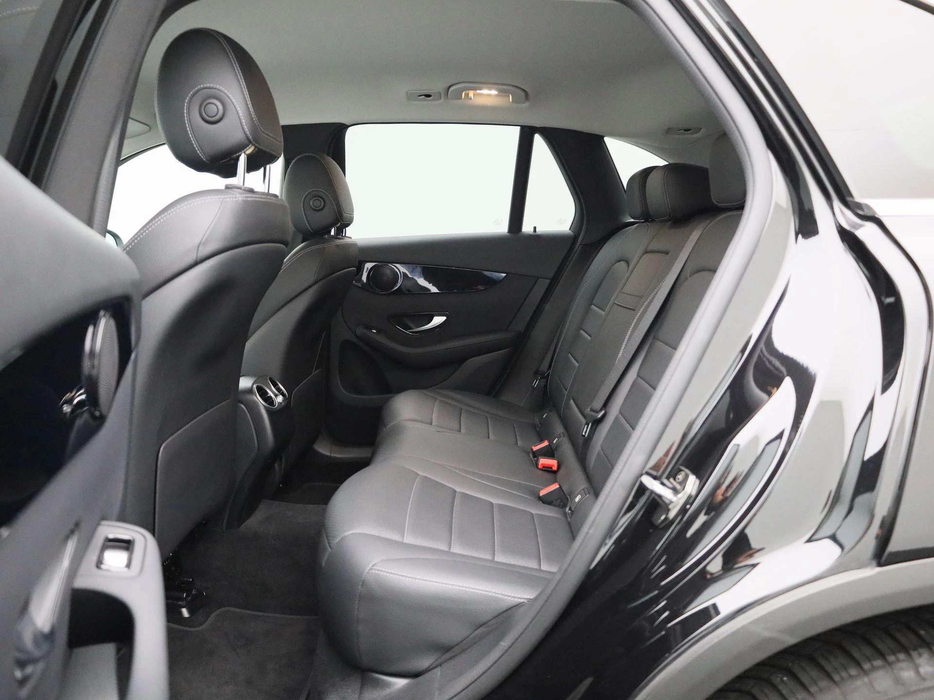 Mercedes-Benz-GLC-image-11
