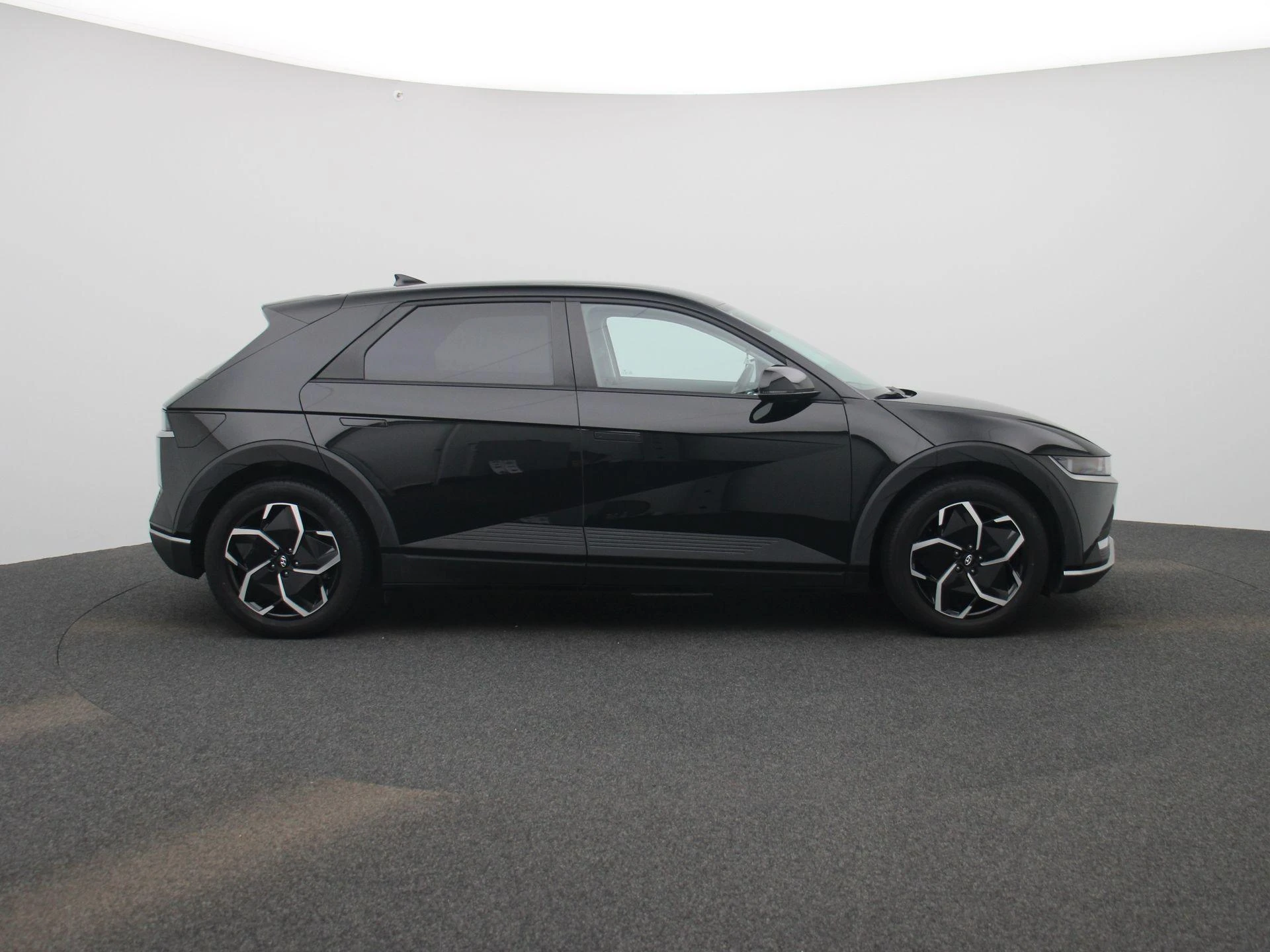 Hyundai-IONIQ 5-image-5