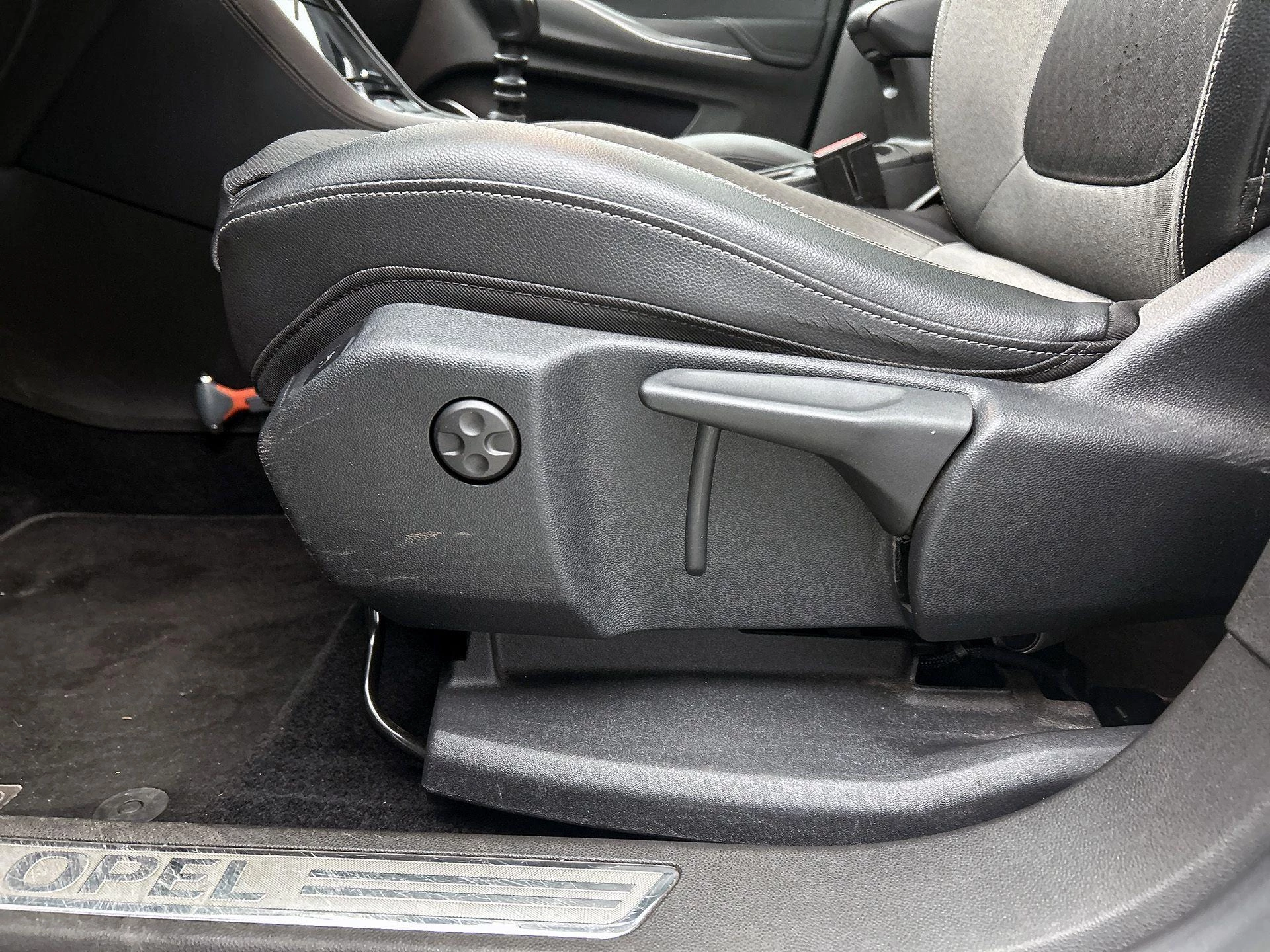 Opel-Grandland X-image-24