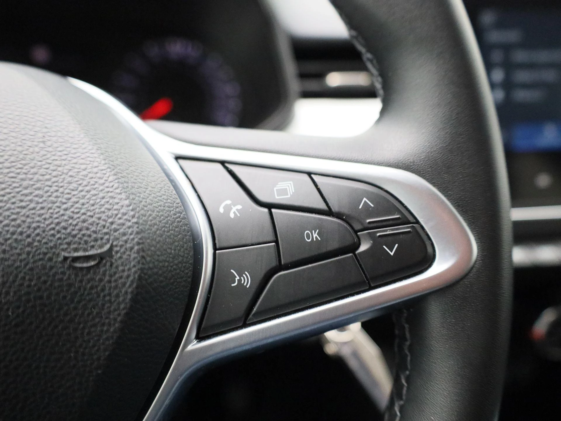 Renault-Clio-image-23