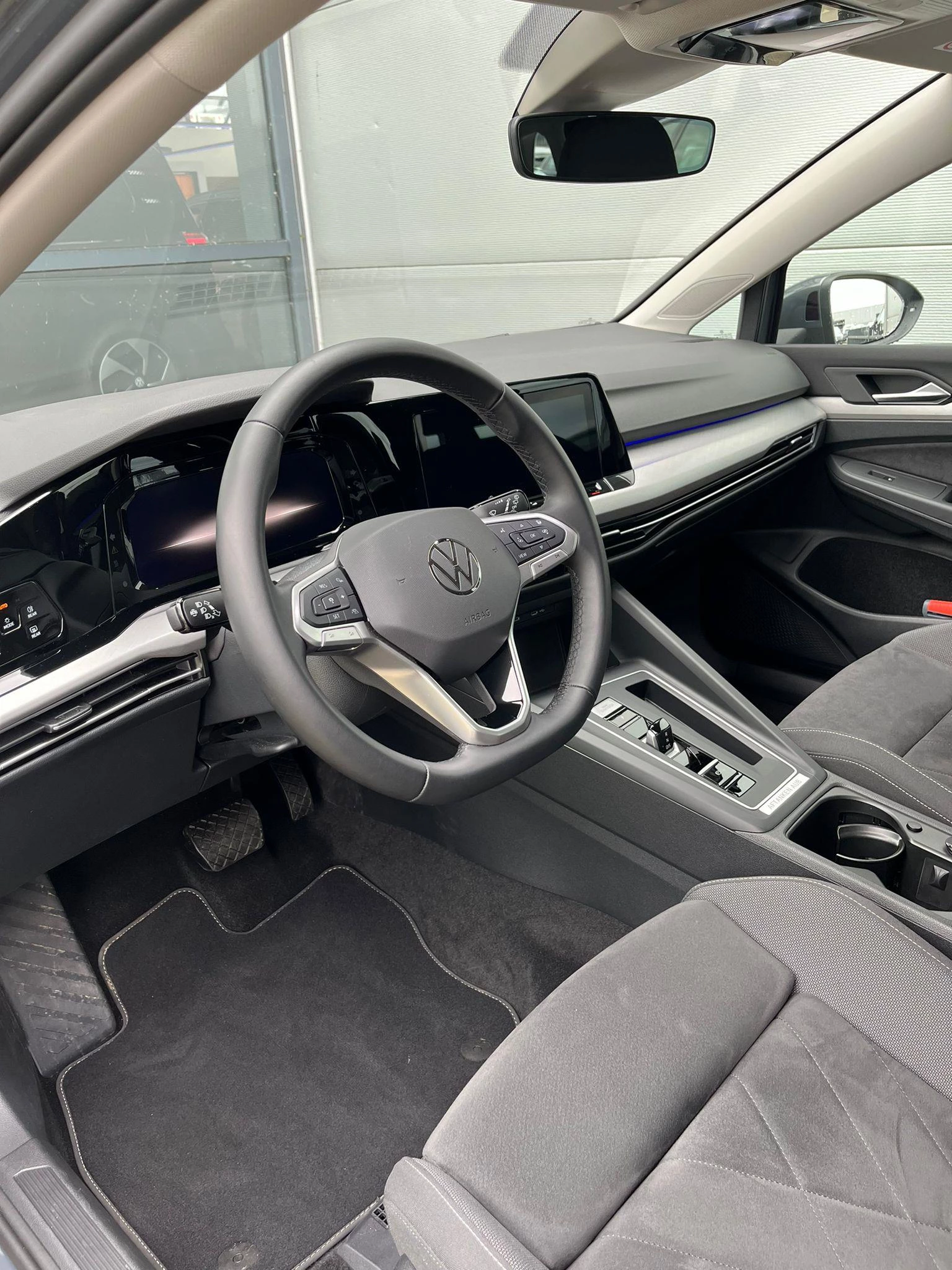 Volkswagen-Golf-image-6