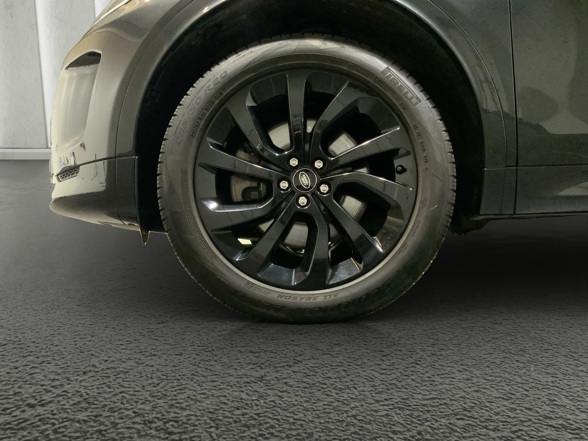 Land Rover-Discovery Sport-image-5