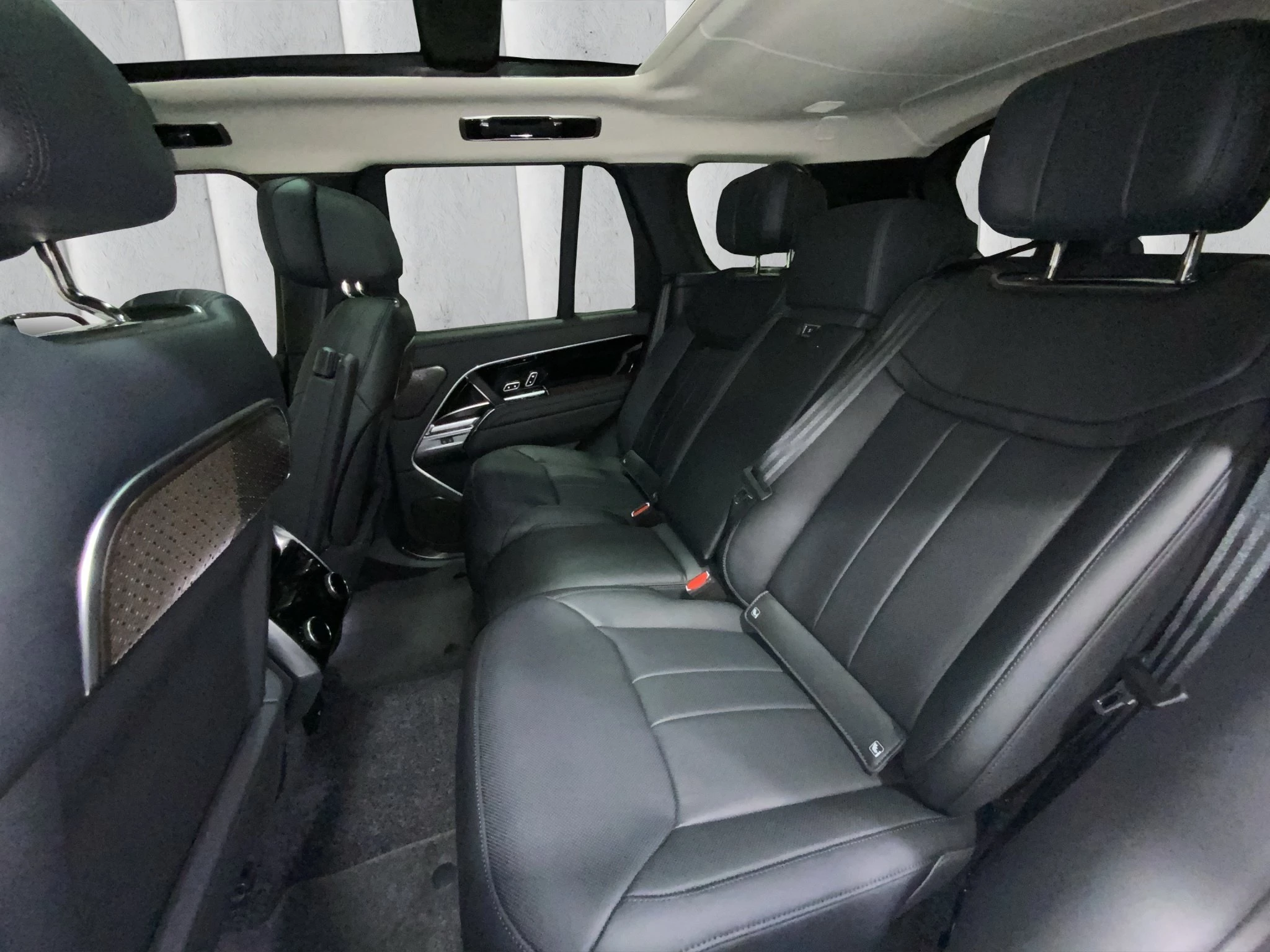 Land Rover-Range Rover-image-10