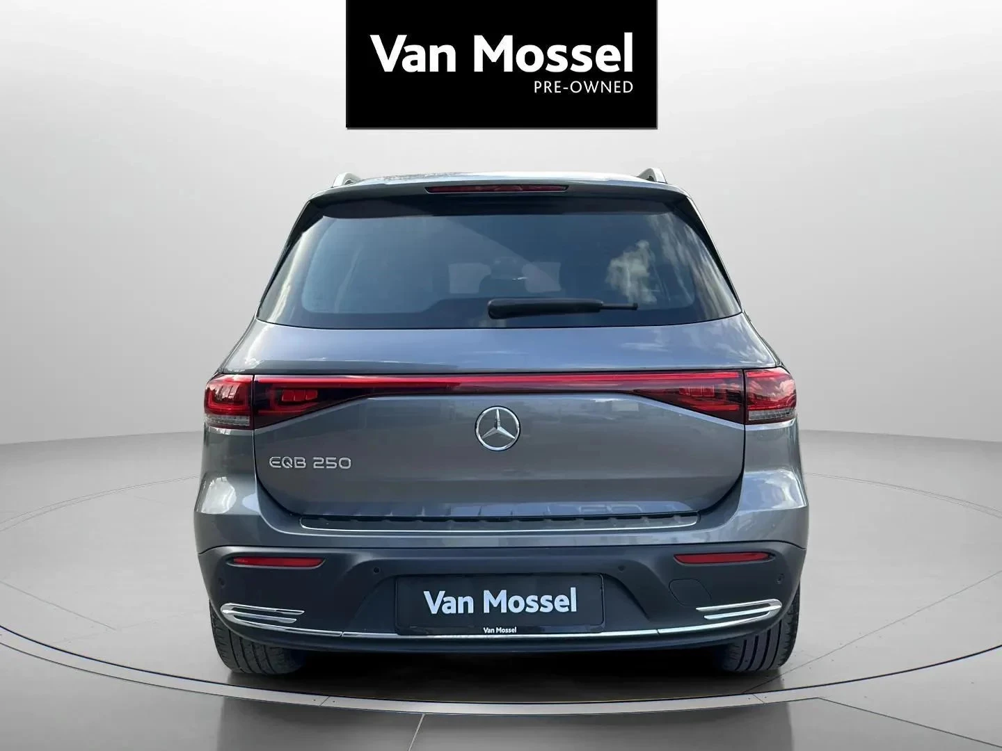 Mercedes-Benz-EQB-image-5