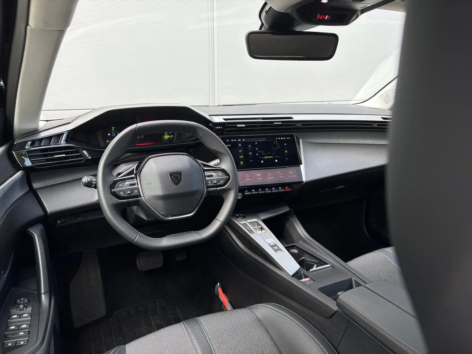 Peugeot 408 1.2 Hybrid 145 e-DCS6 Allure