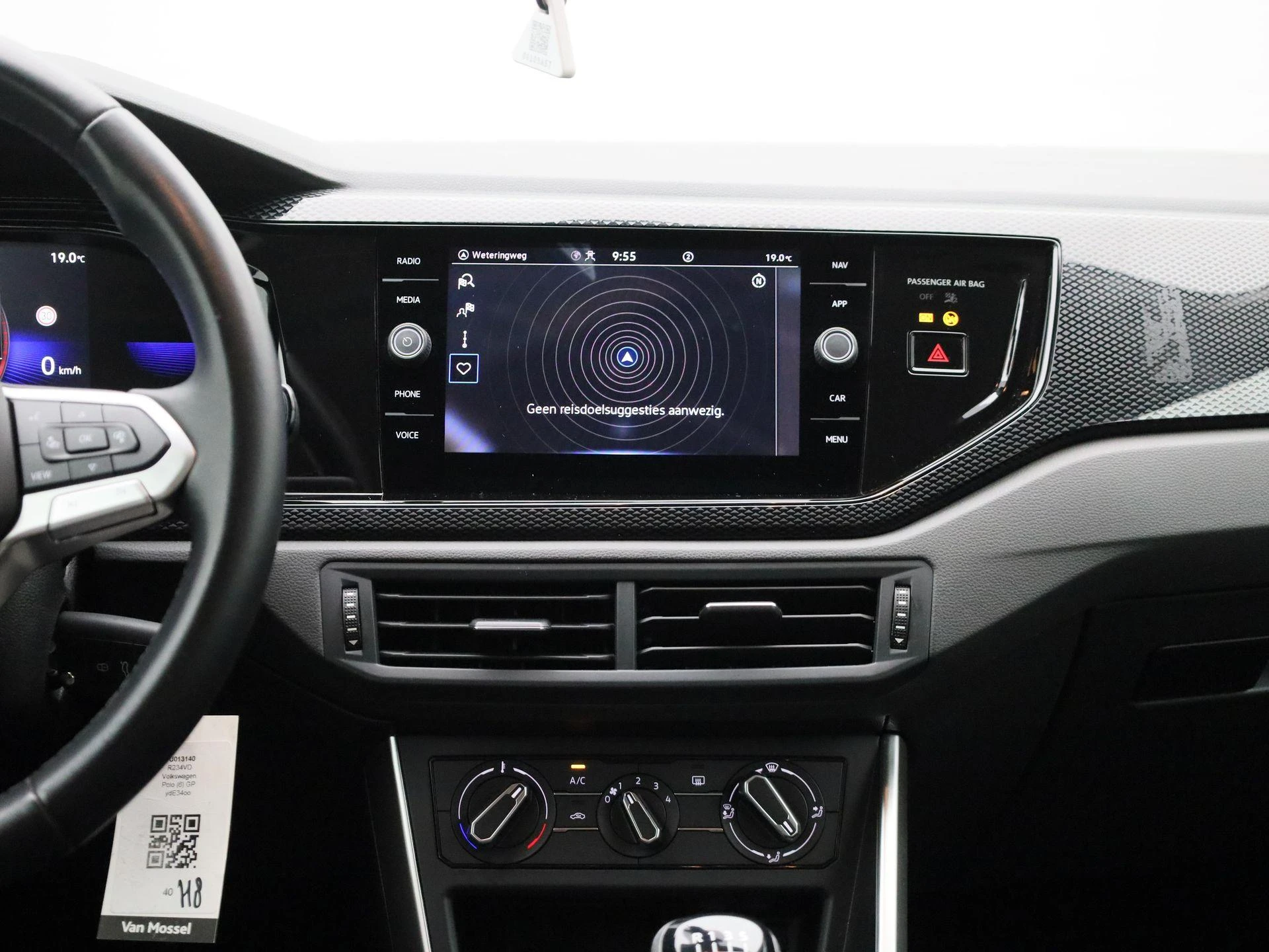 Volkswagen-Polo-image-8