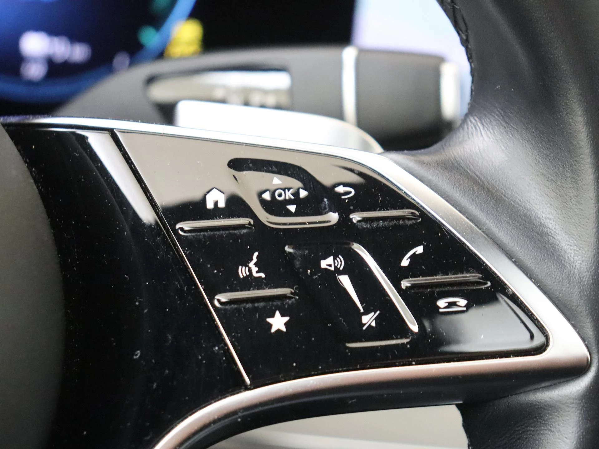 Mercedes-Benz-E-Klasse-image-13