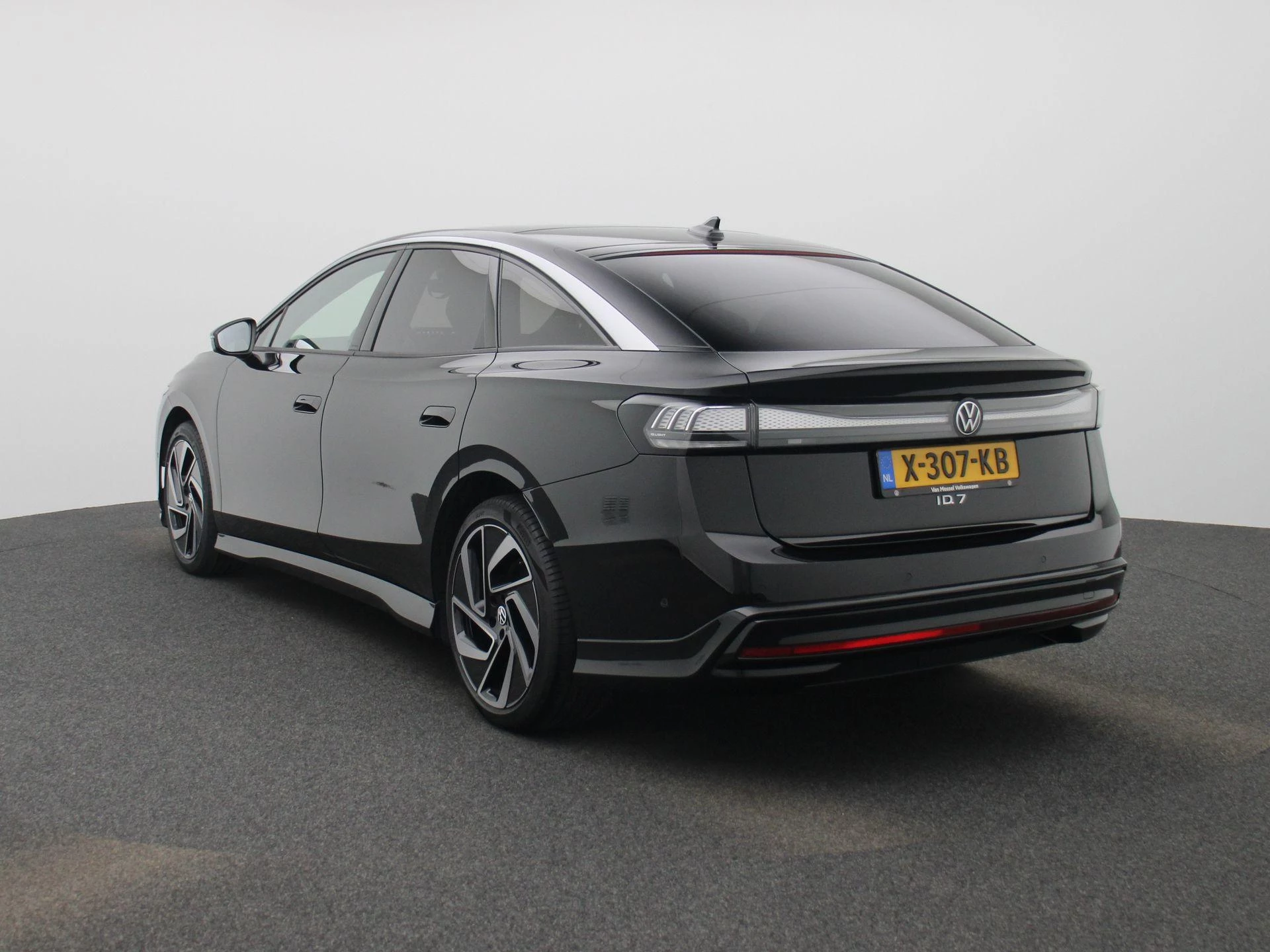 Volkswagen-ID.7-image-1