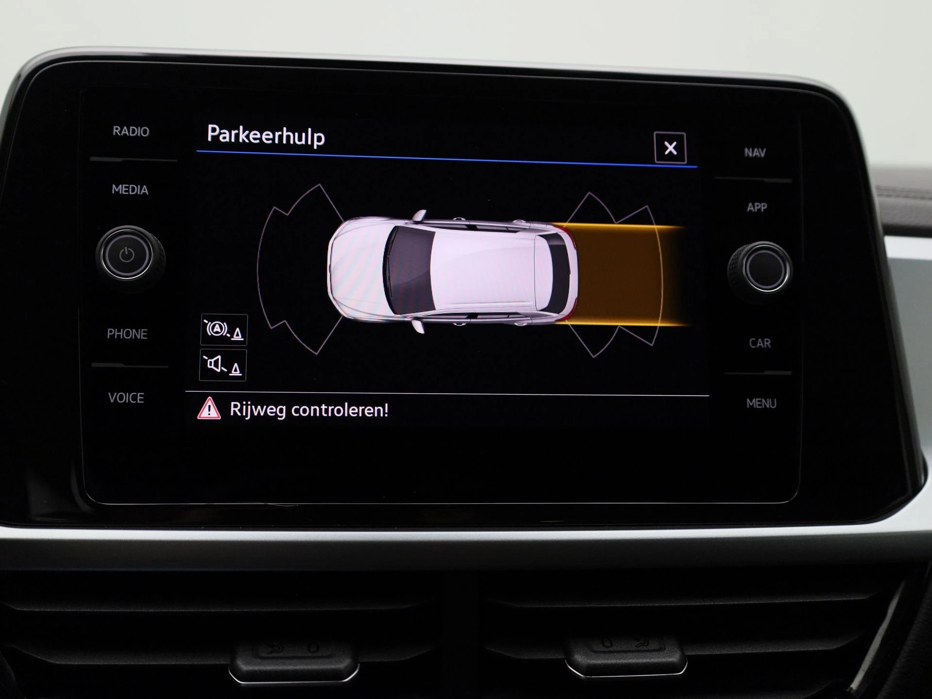 Volkswagen-T-Roc-image-29