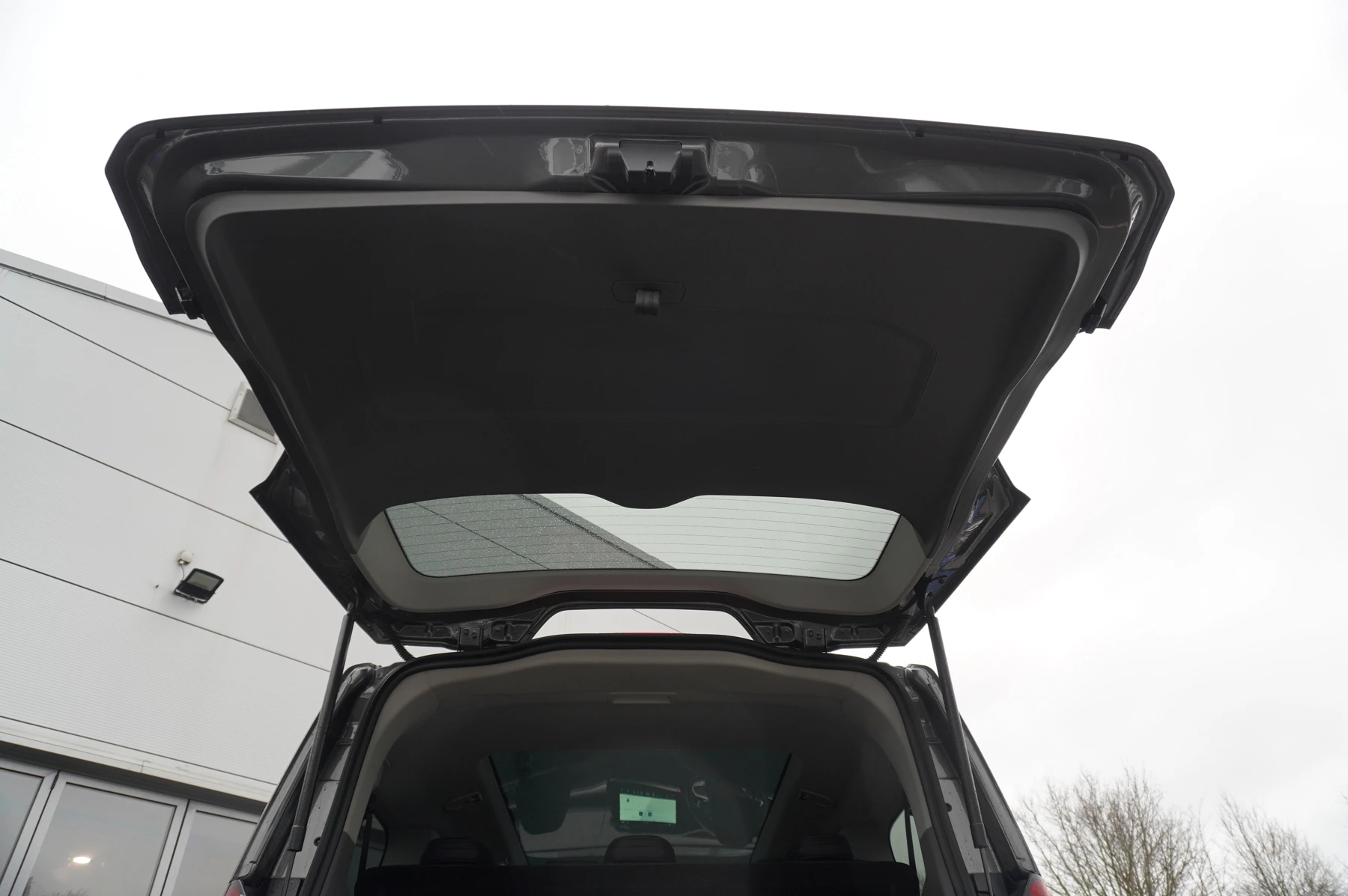 Volkswagen-Transporter-image-33