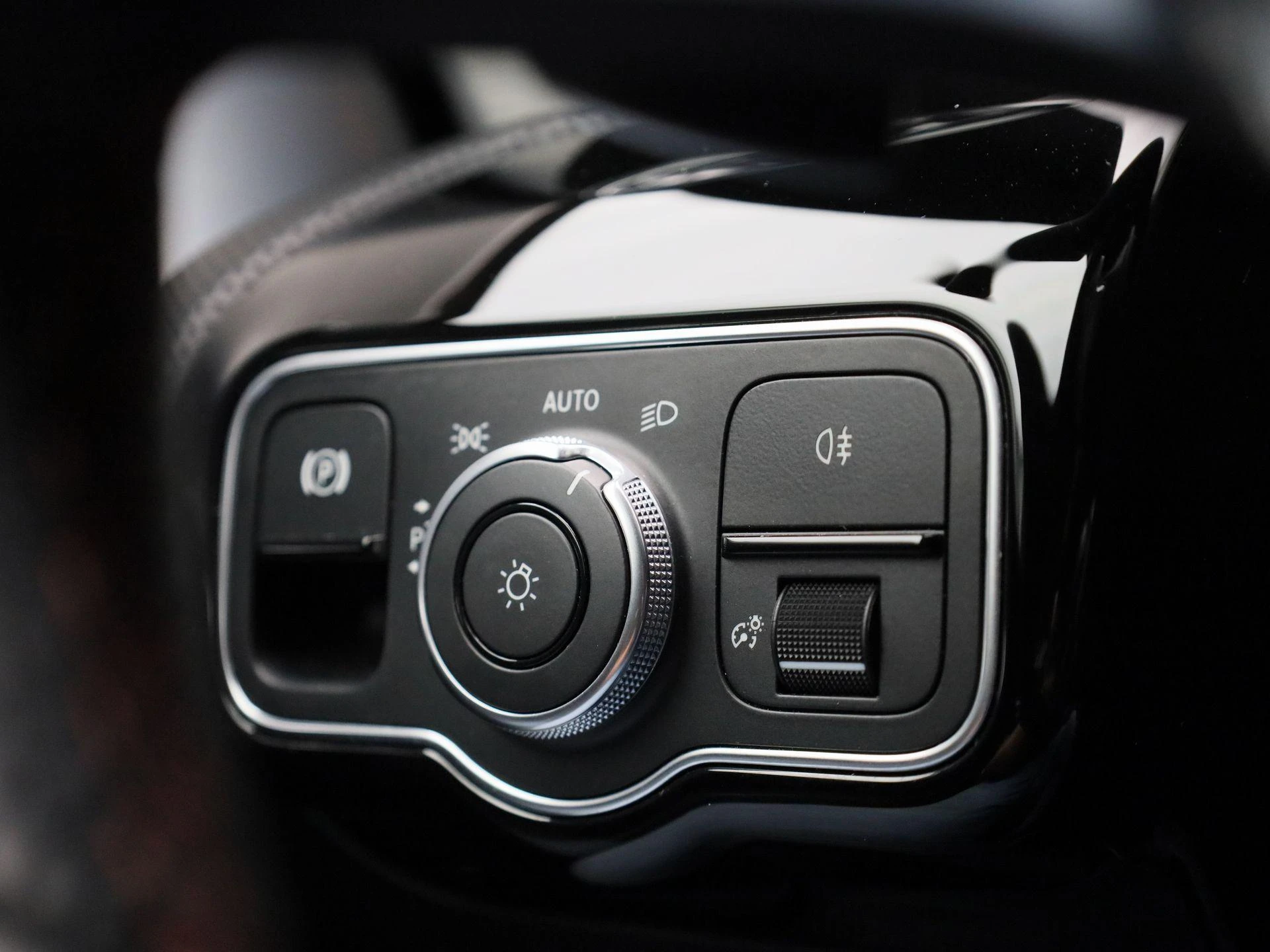 Mercedes-Benz-CLA-image-22