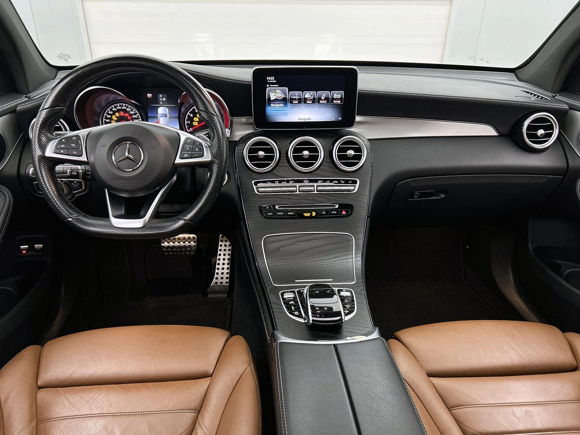 Mercedes-Benz-GLC-image-18