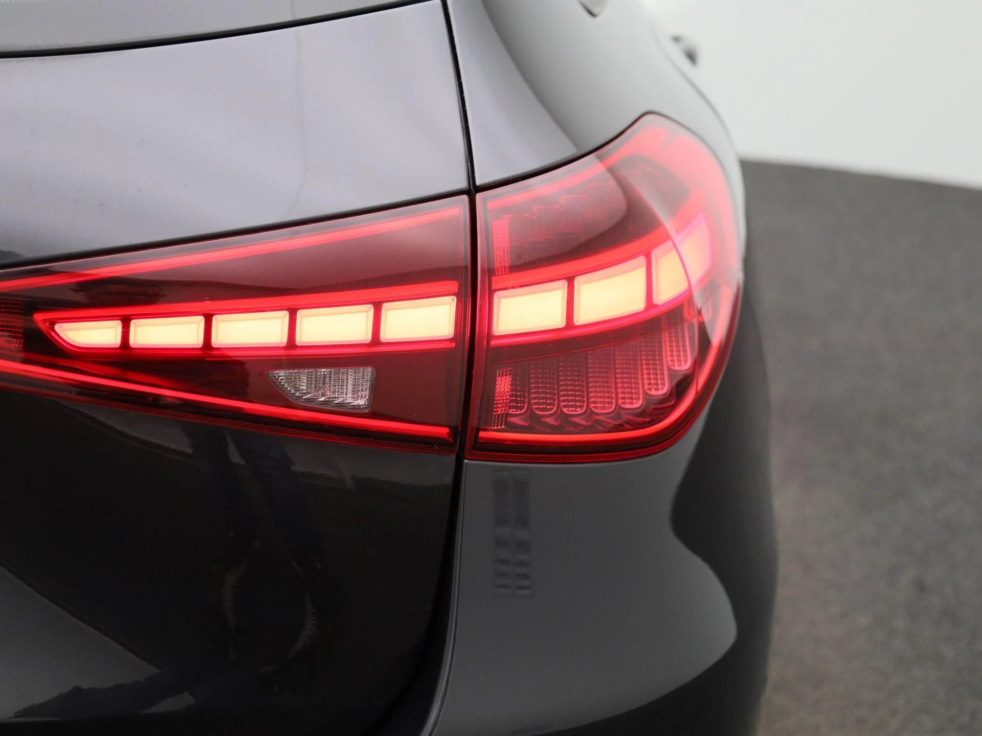 Mercedes-Benz-C-Klasse-image-42