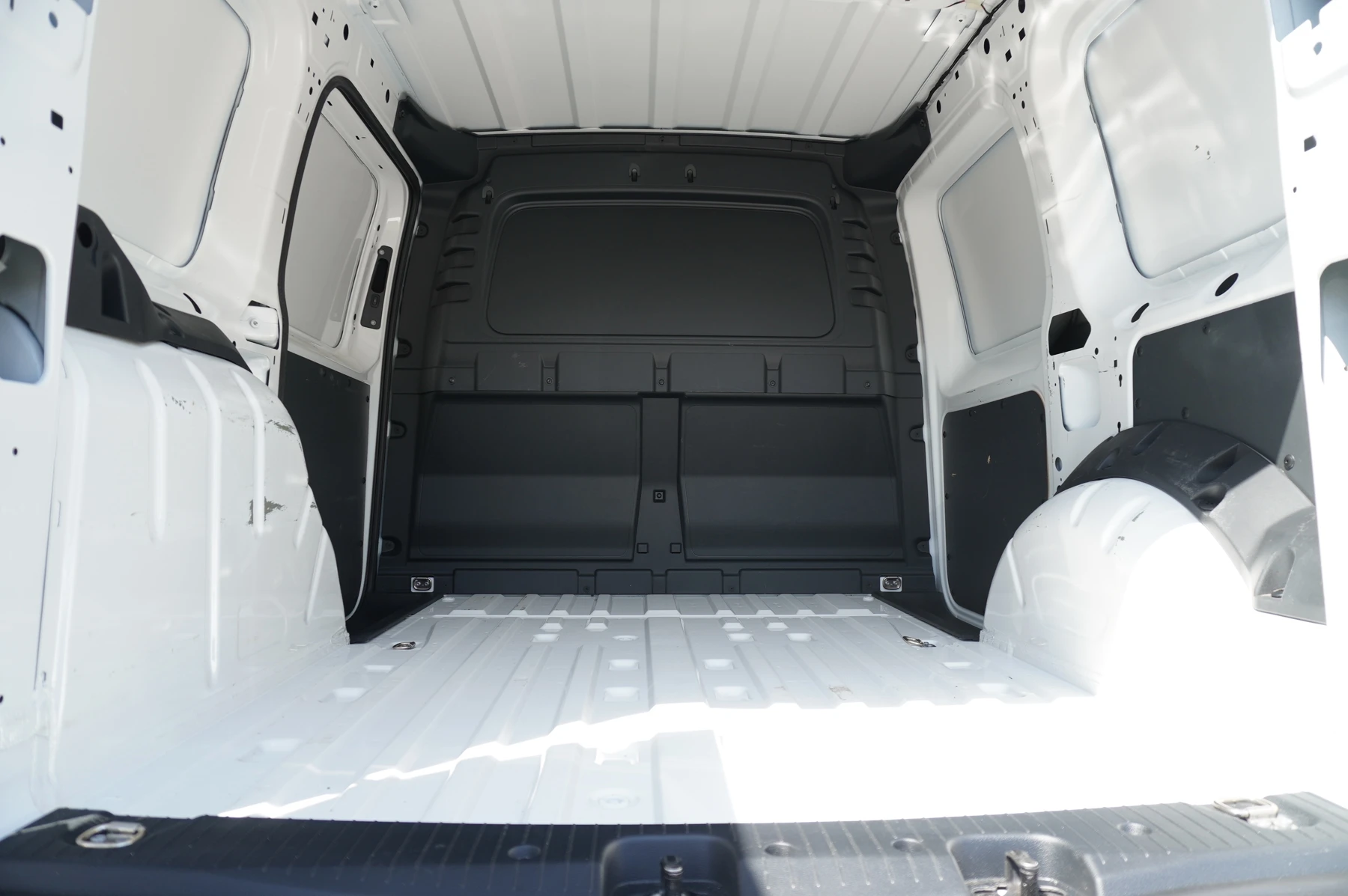 Volkswagen-Caddy-image-13
