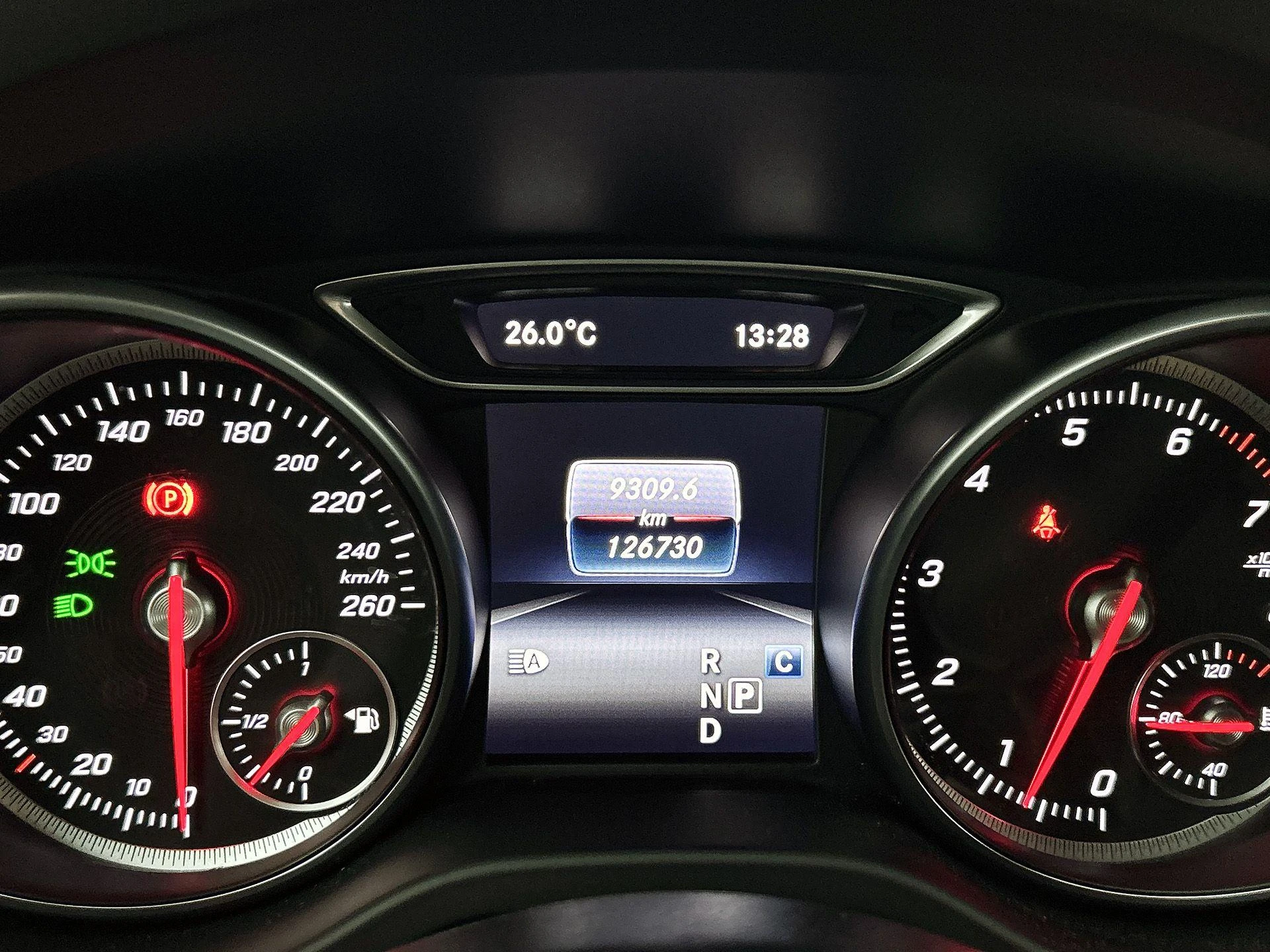 Mercedes-Benz-CLA-image-13
