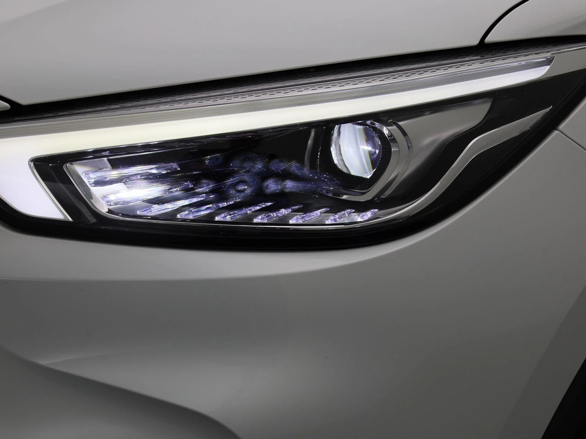 MG-ZS EV-image-13