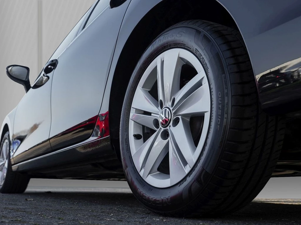 Volkswagen Golf VIII Variant 2.0 TDI DSG LIFE *LED*Navi*PDC*ACC*Climatronic*Sitzheizung*
